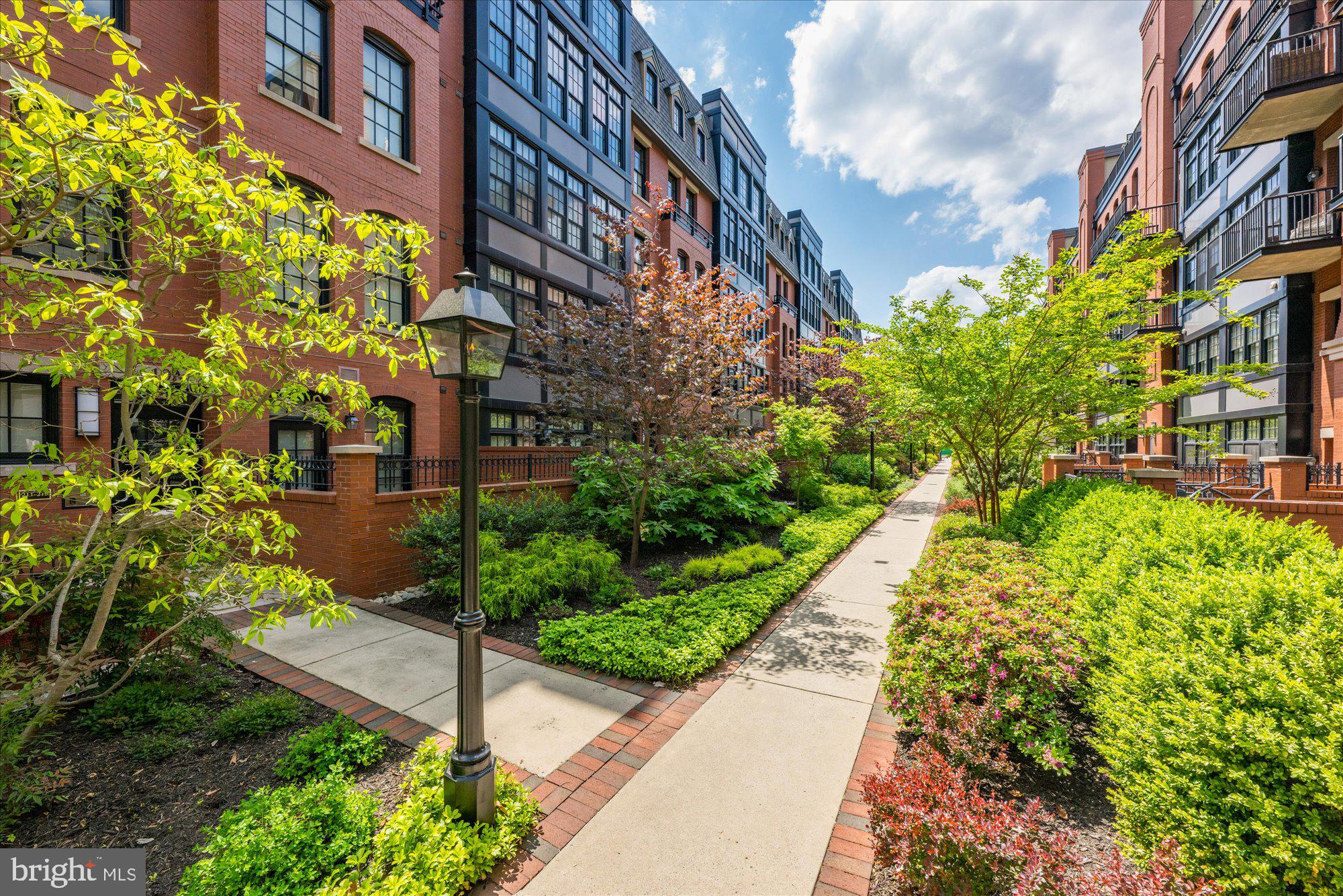 GASLIGHT SQUARE - Residential