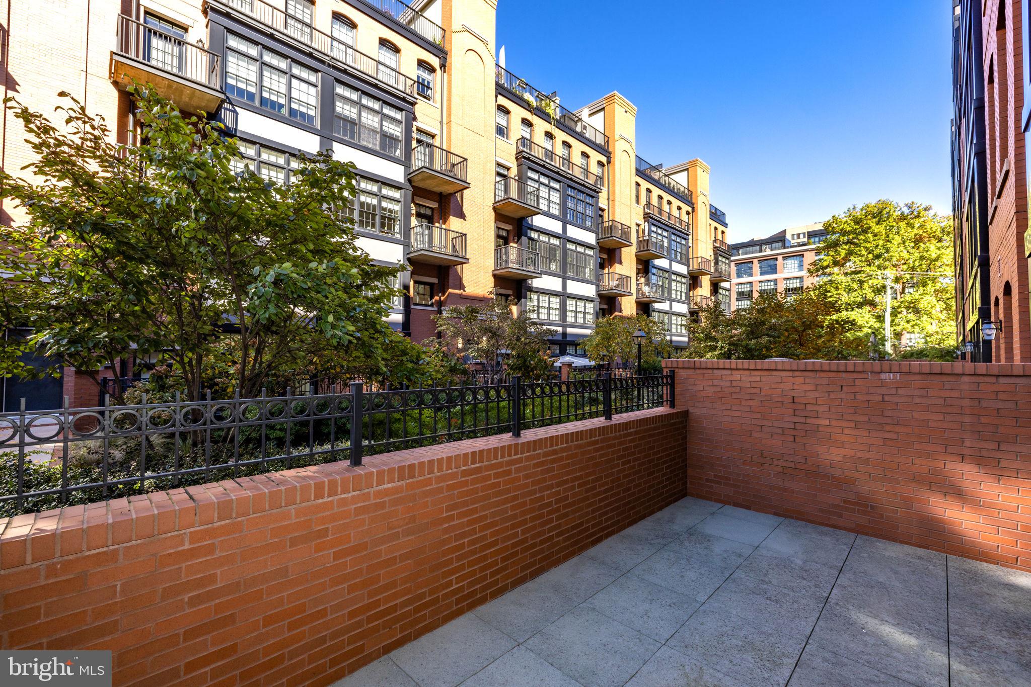 GASLIGHT SQUARE - Residential