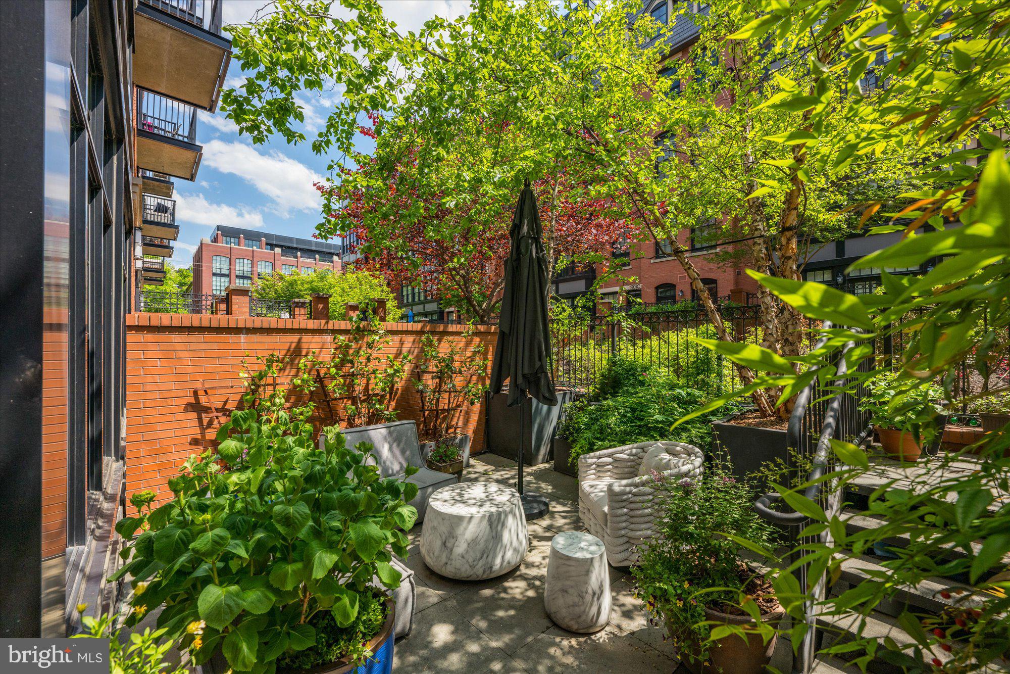 GASLIGHT SQUARE - Residential