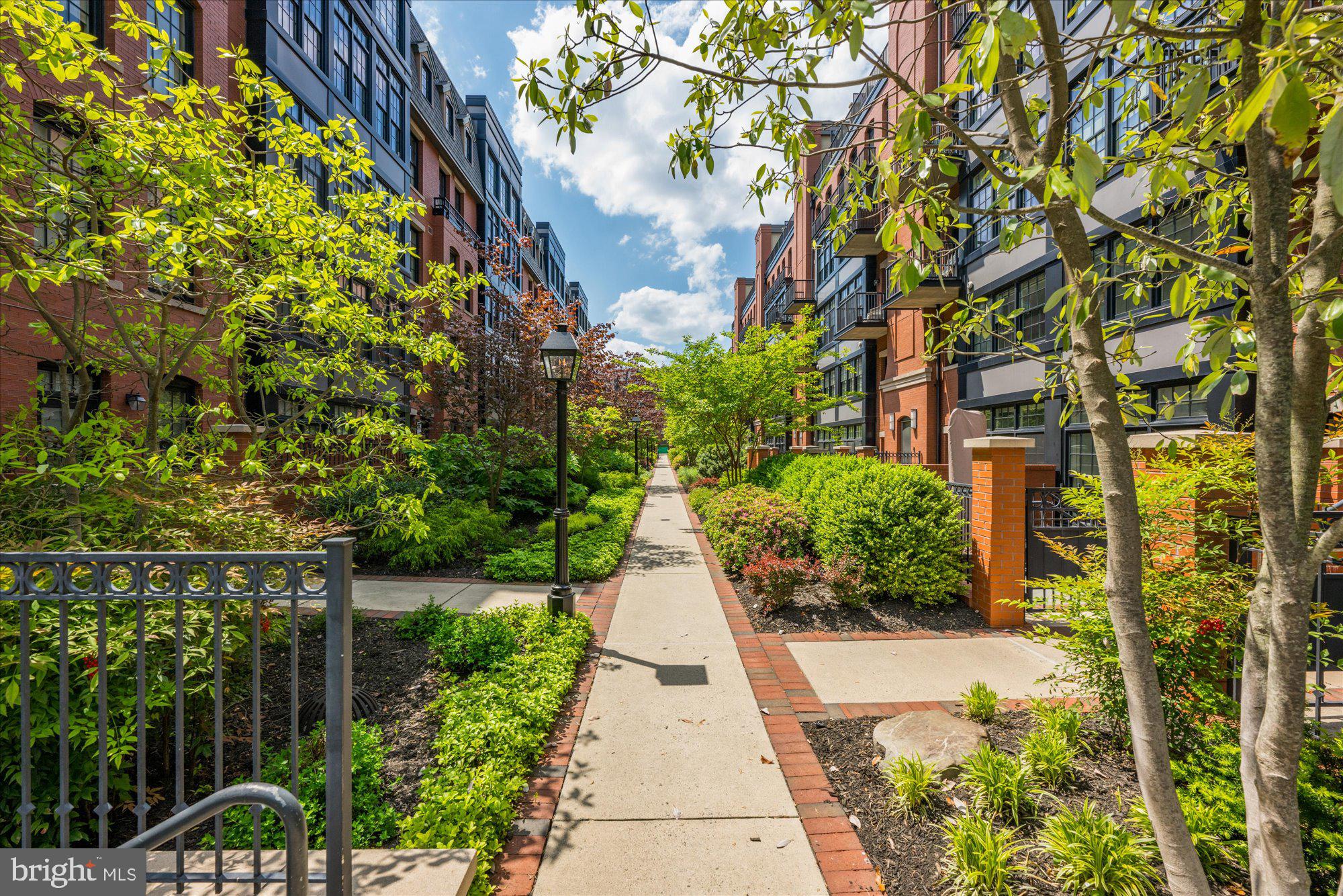 GASLIGHT SQUARE - Residential