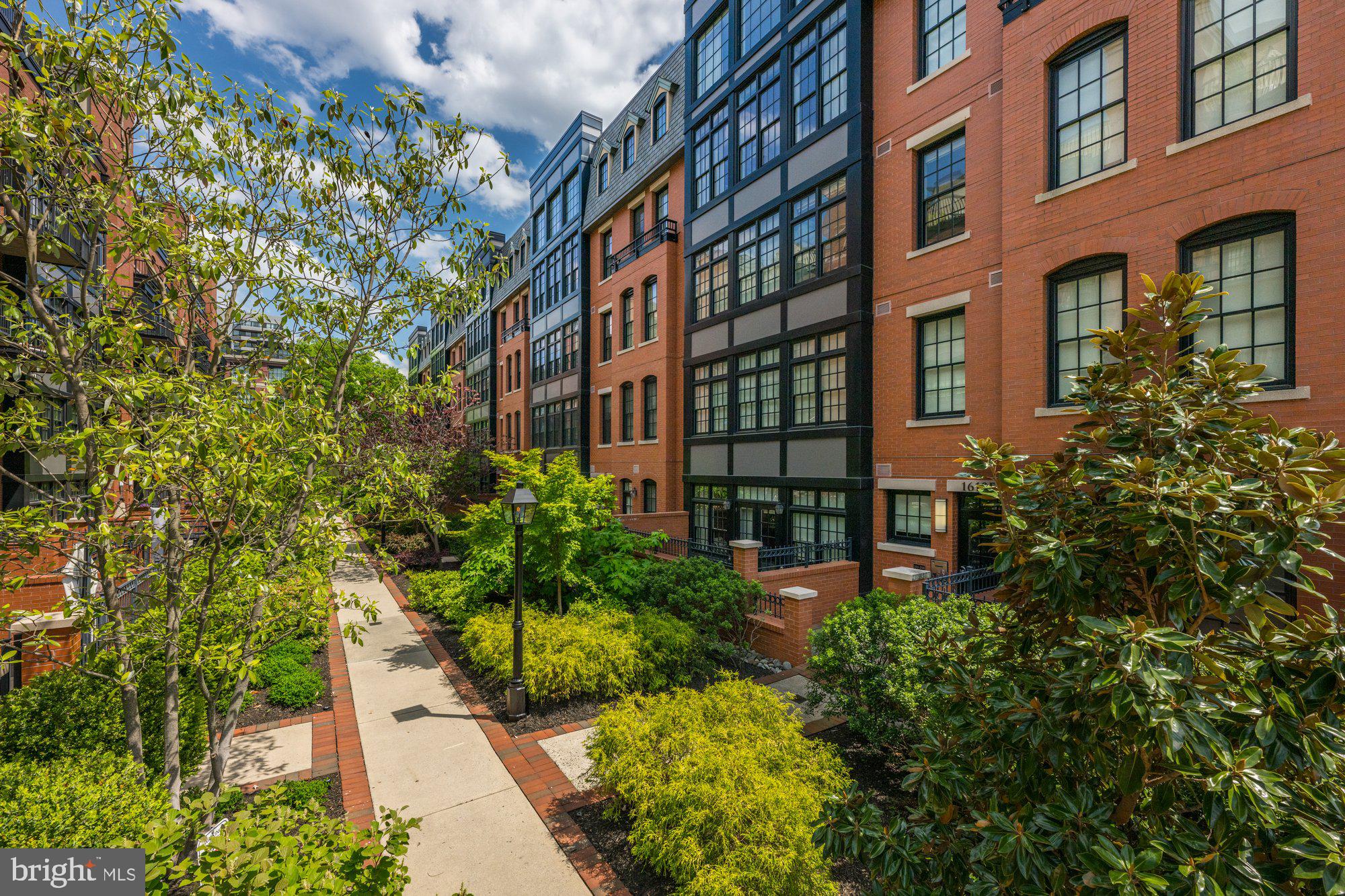 GASLIGHT SQUARE - Residential