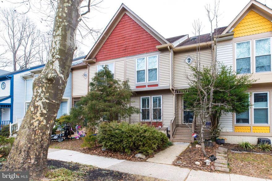 Welcome to bright and airy townhouse in Burke.  The owner has updated and installed extra cabinets in the kitchen for storage, all hardwood floor throughout (except for the kitchen which is a tile flooring), deck is off of the kitchen .  Ceiling fans and lights are in each bedroom.  One pet (no more than 25 lb) is welcome.  All bathrooms were recently renovated.  This is a great property.