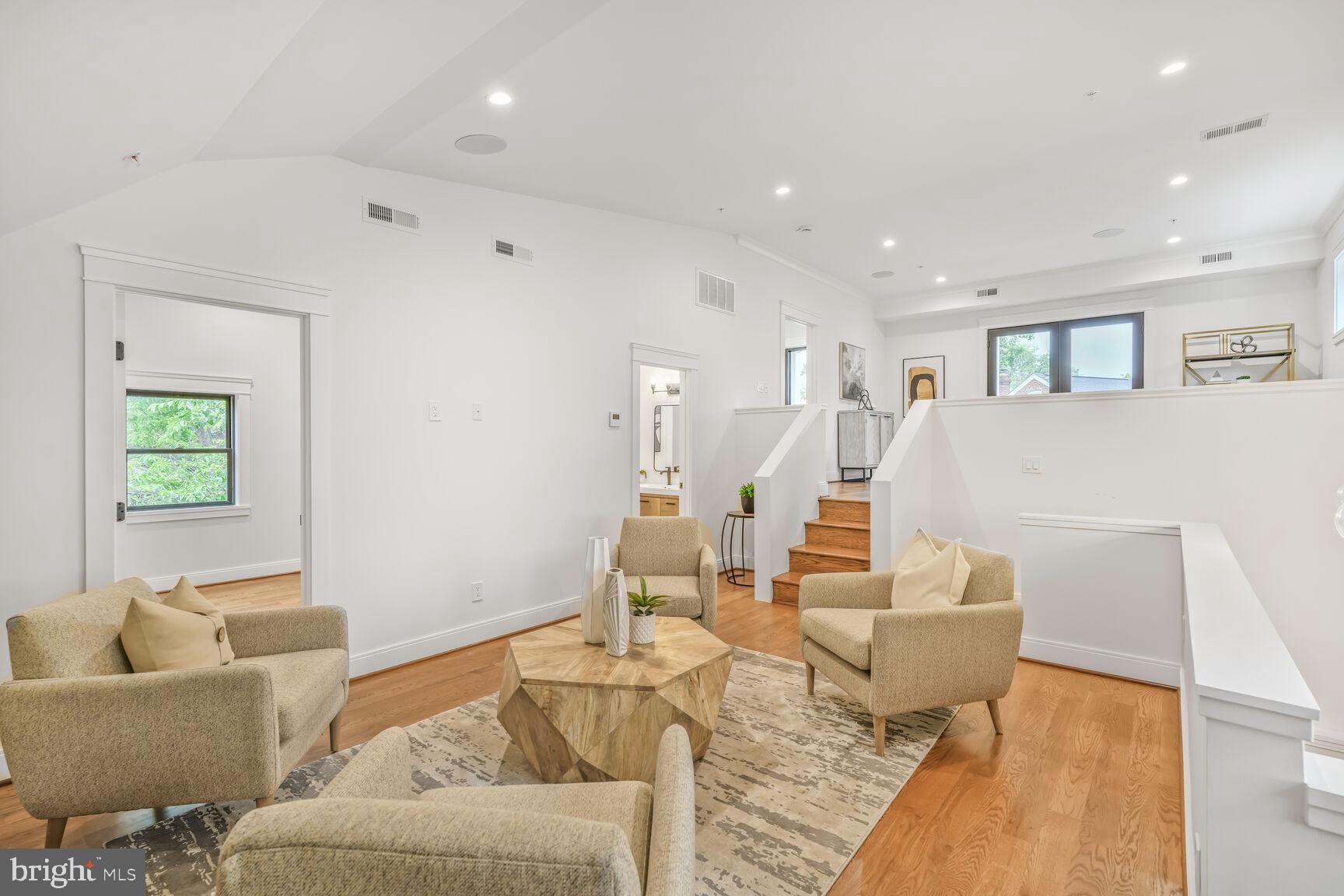 CHEVY CHASE - Residential