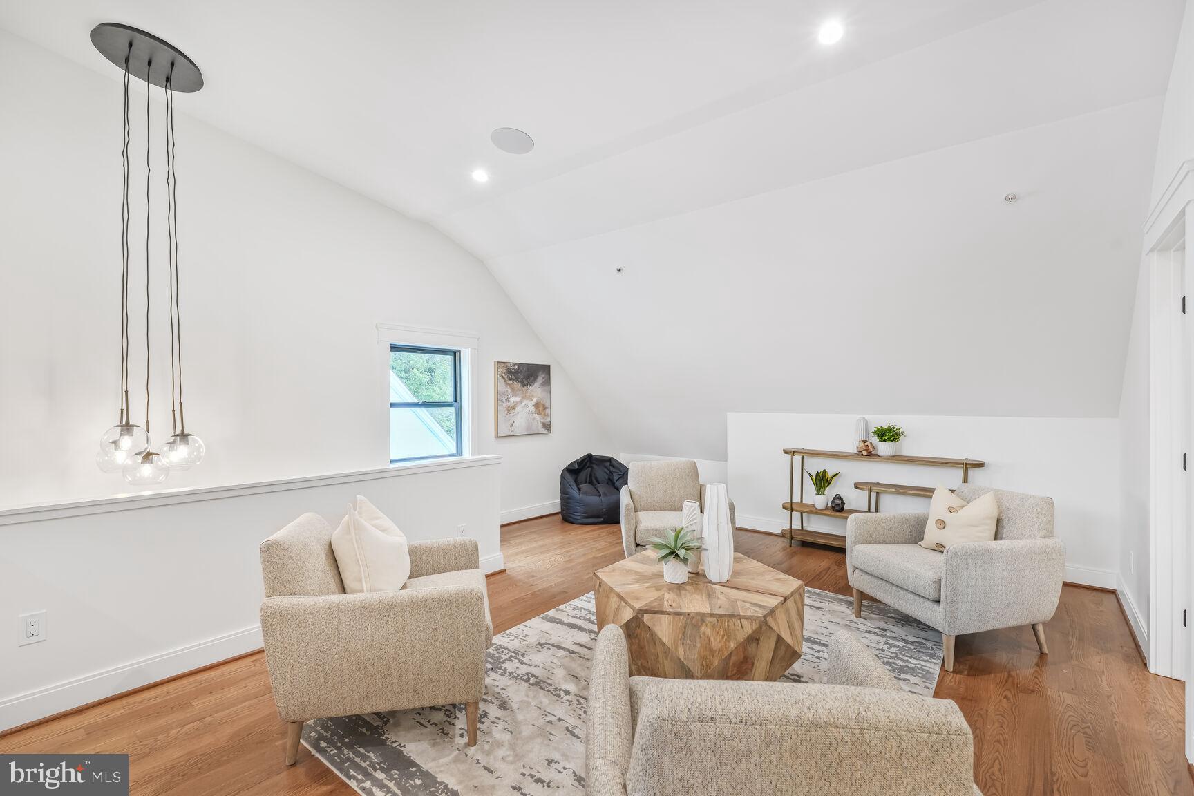 CHEVY CHASE - Residential
