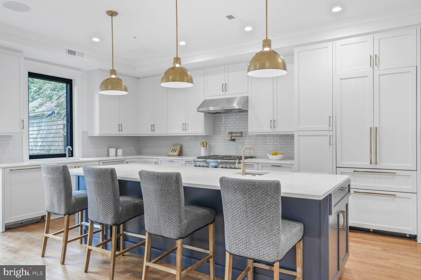 CHEVY CHASE - Residential