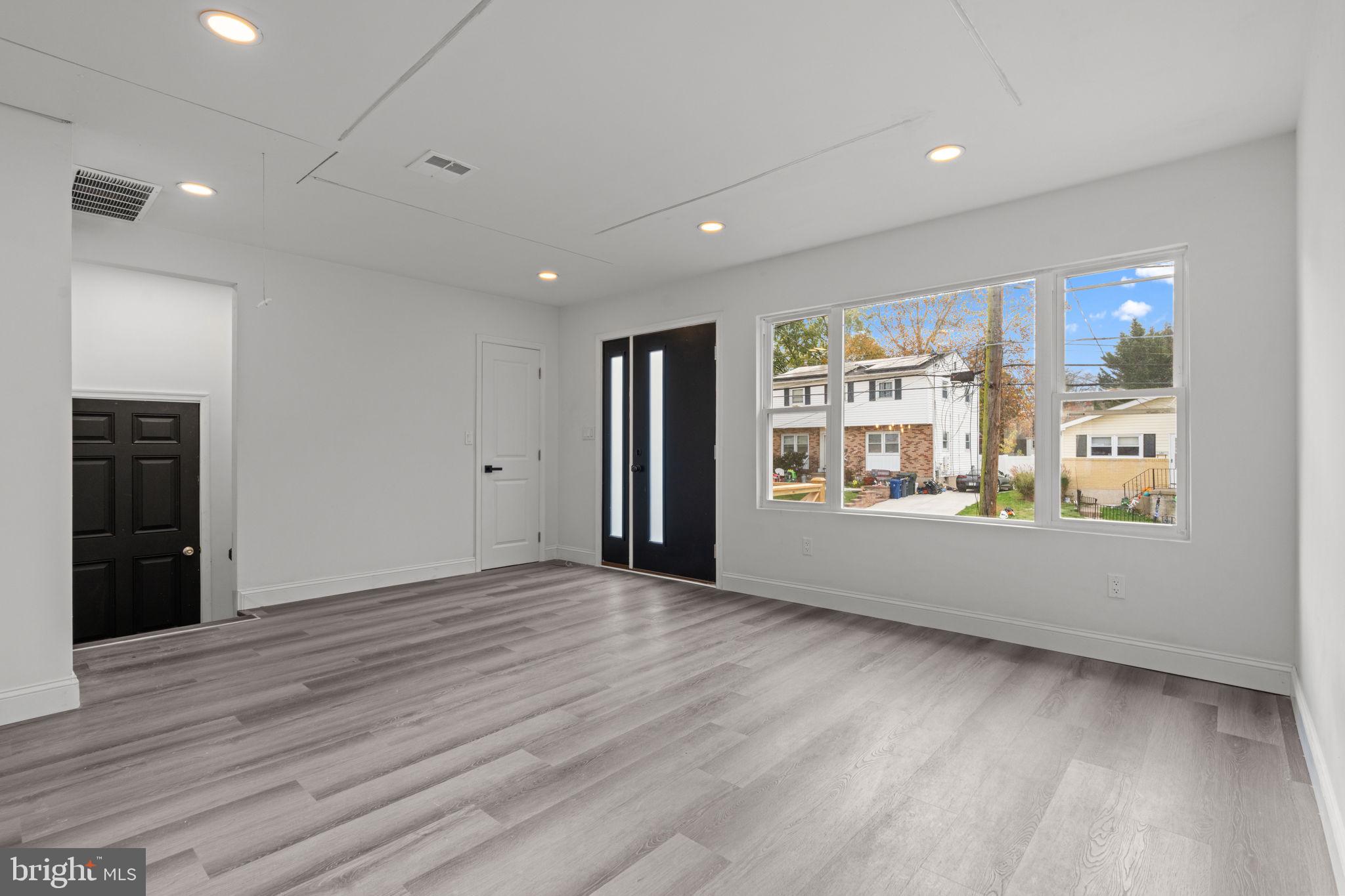 ROSLYN - Residential