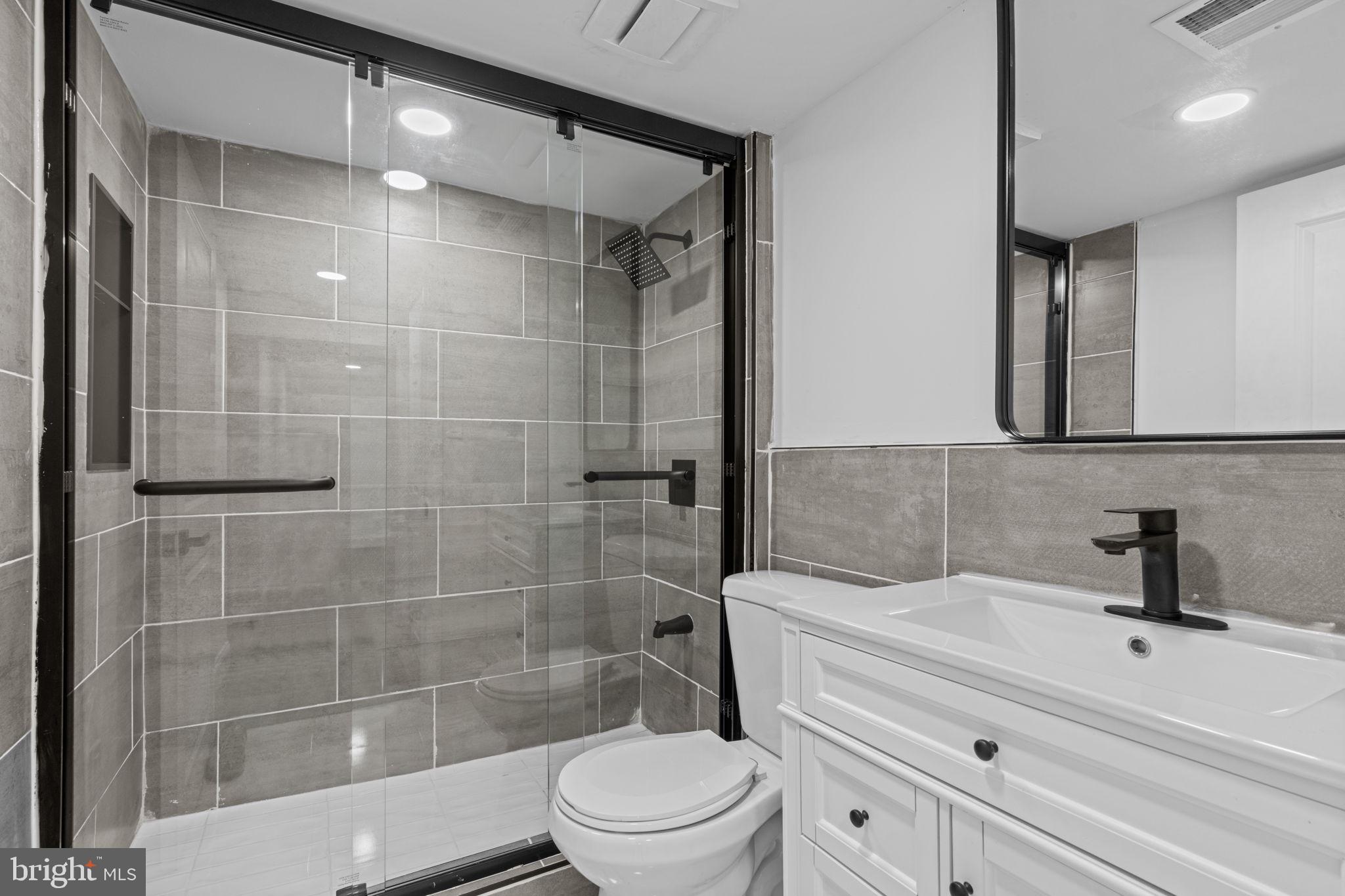 ROSLYN - Residential