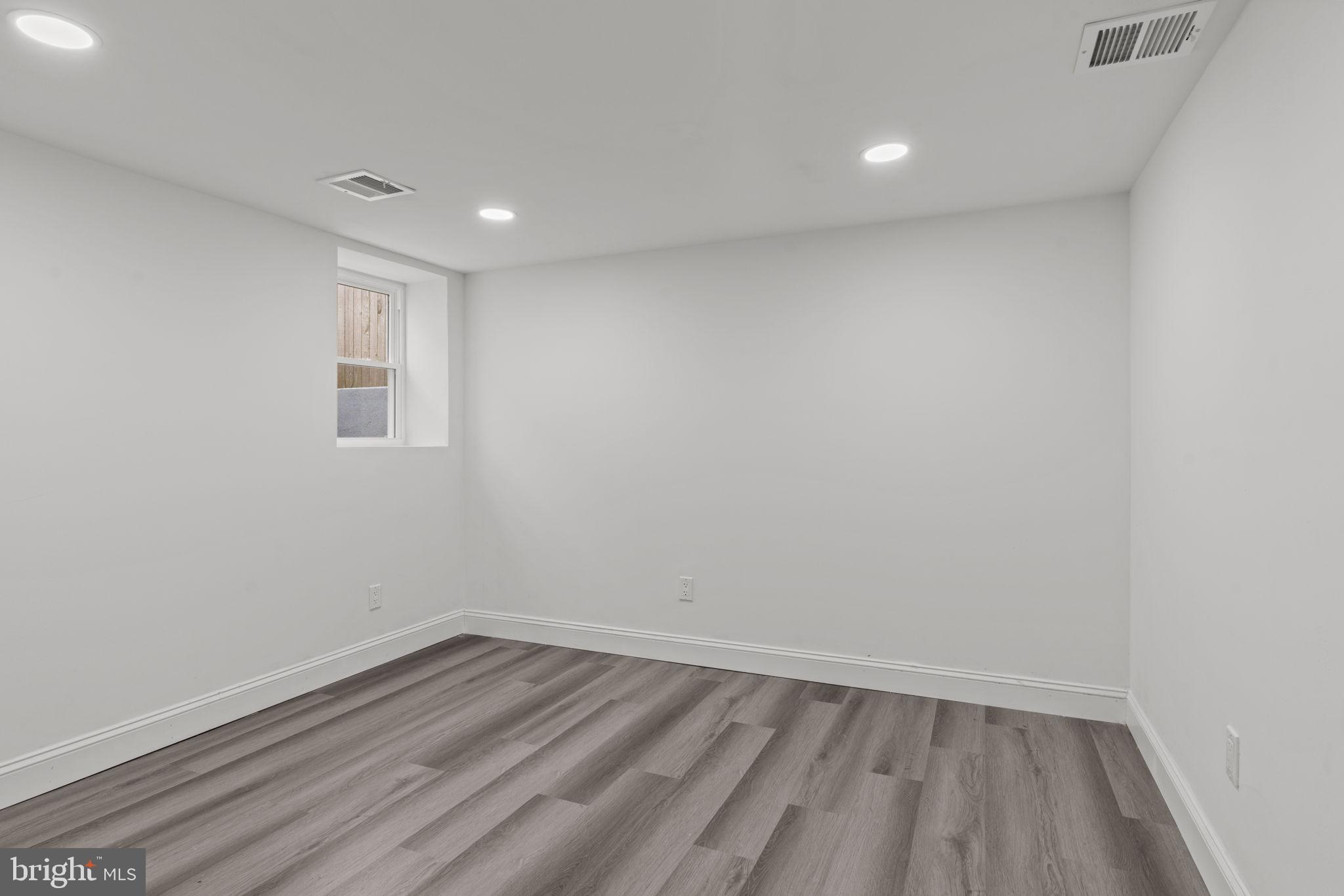 ROSLYN - Residential