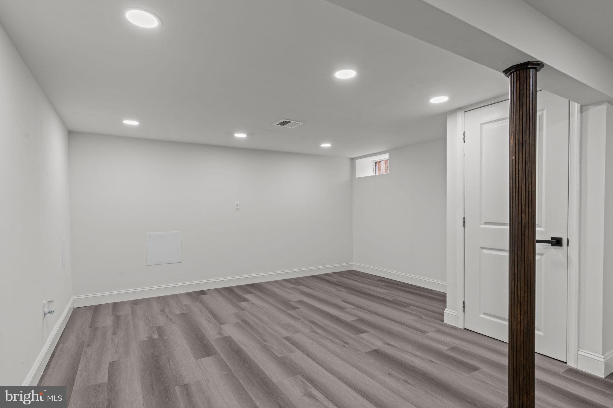 ROSLYN - Residential