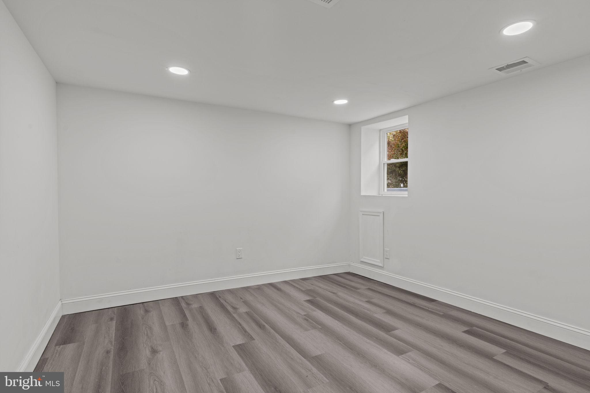 ROSLYN - Residential