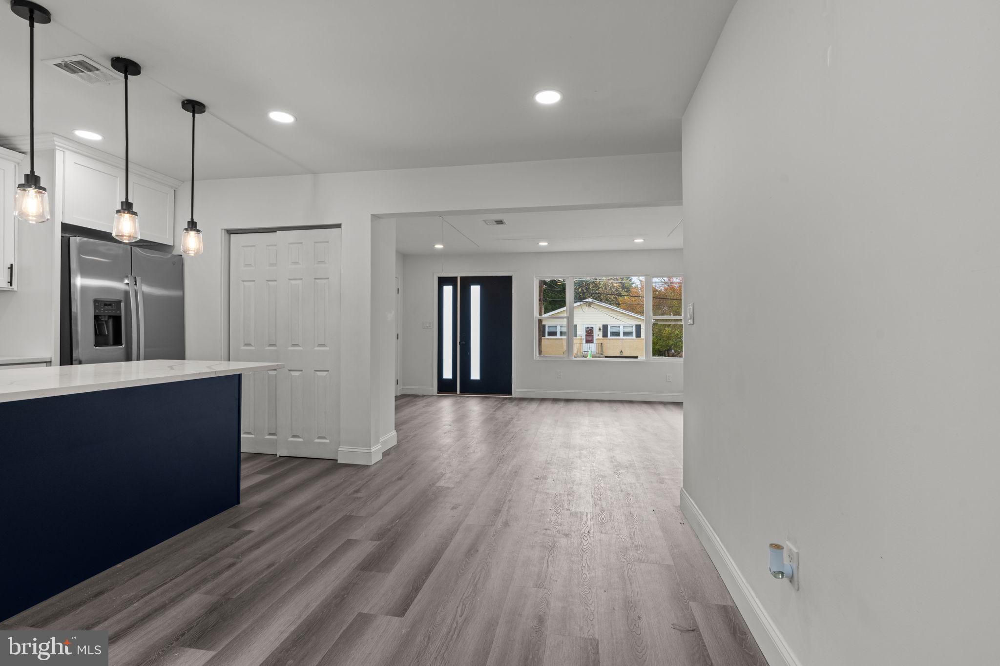 ROSLYN - Residential