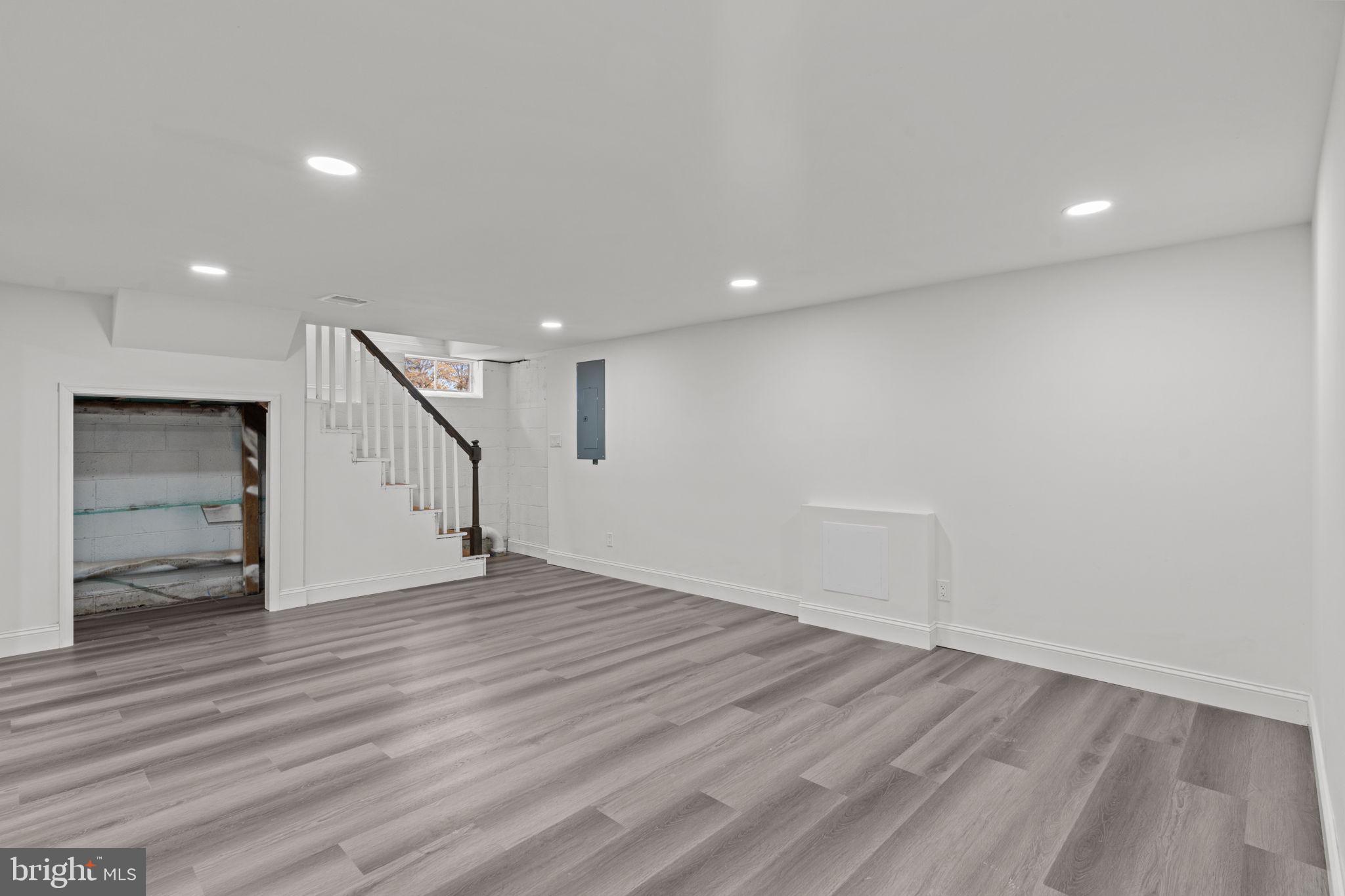 ROSLYN - Residential