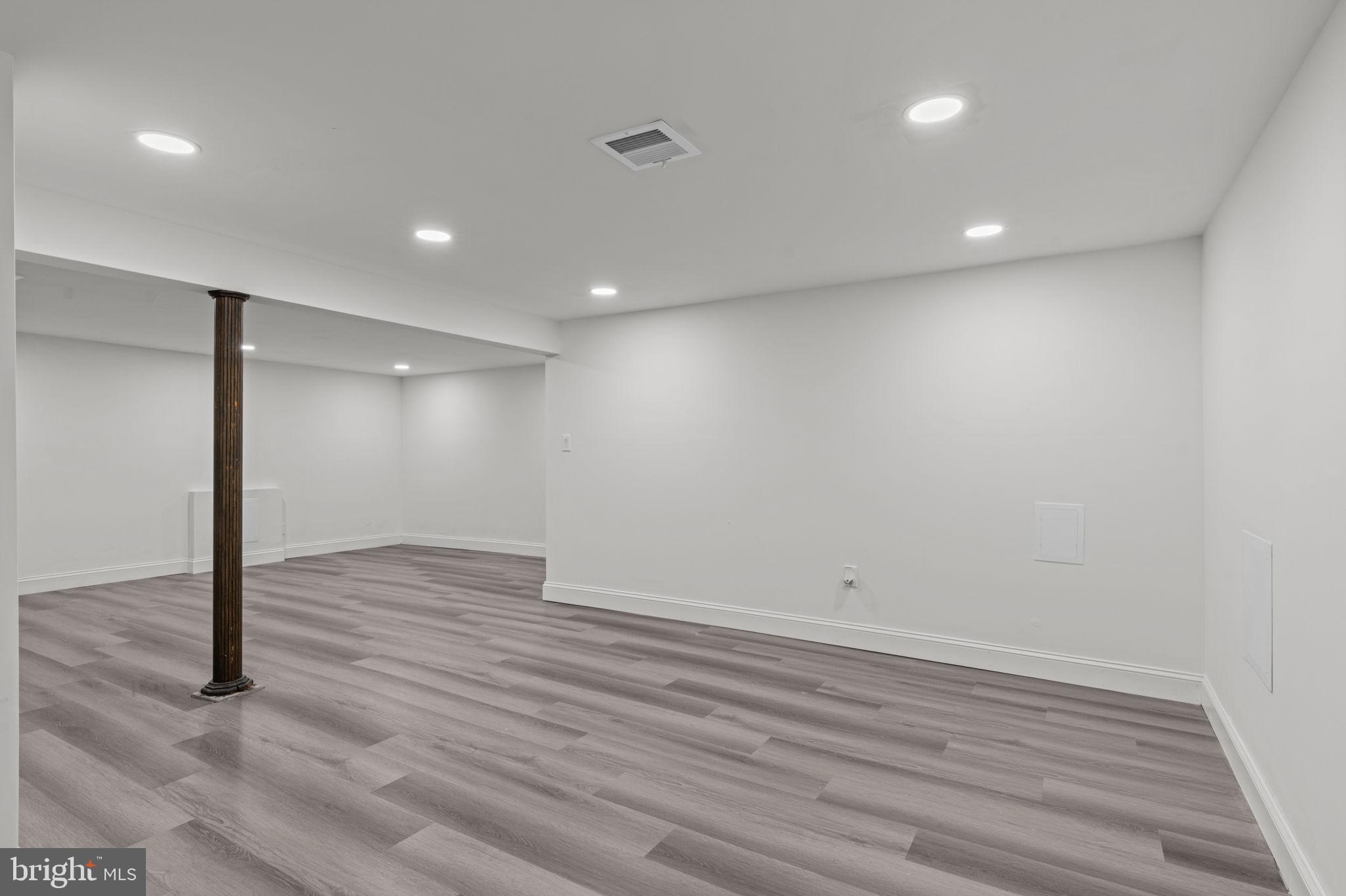 ROSLYN - Residential