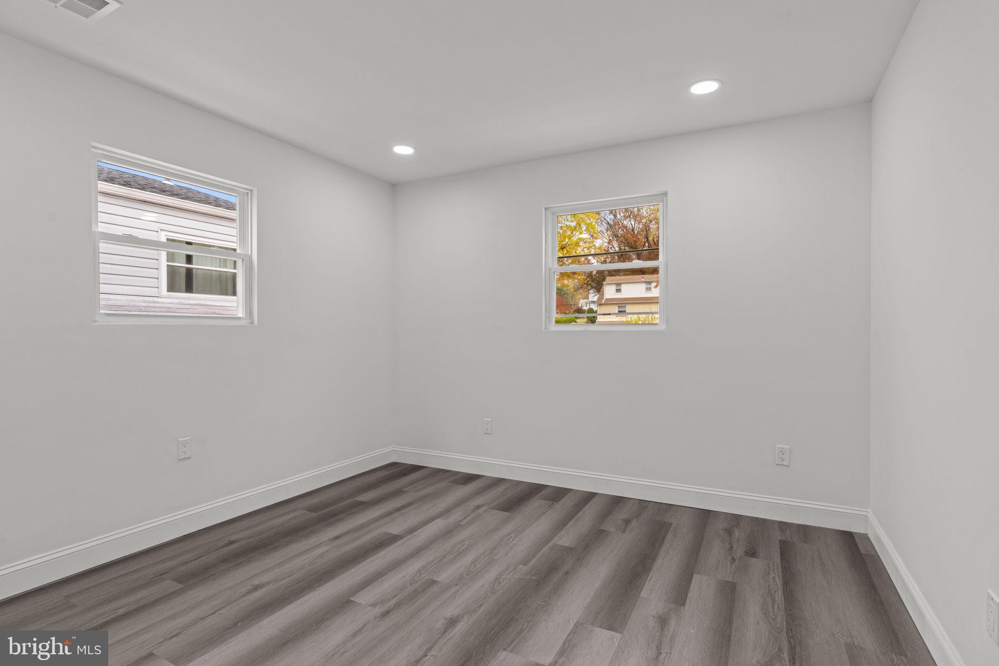 ROSLYN - Residential