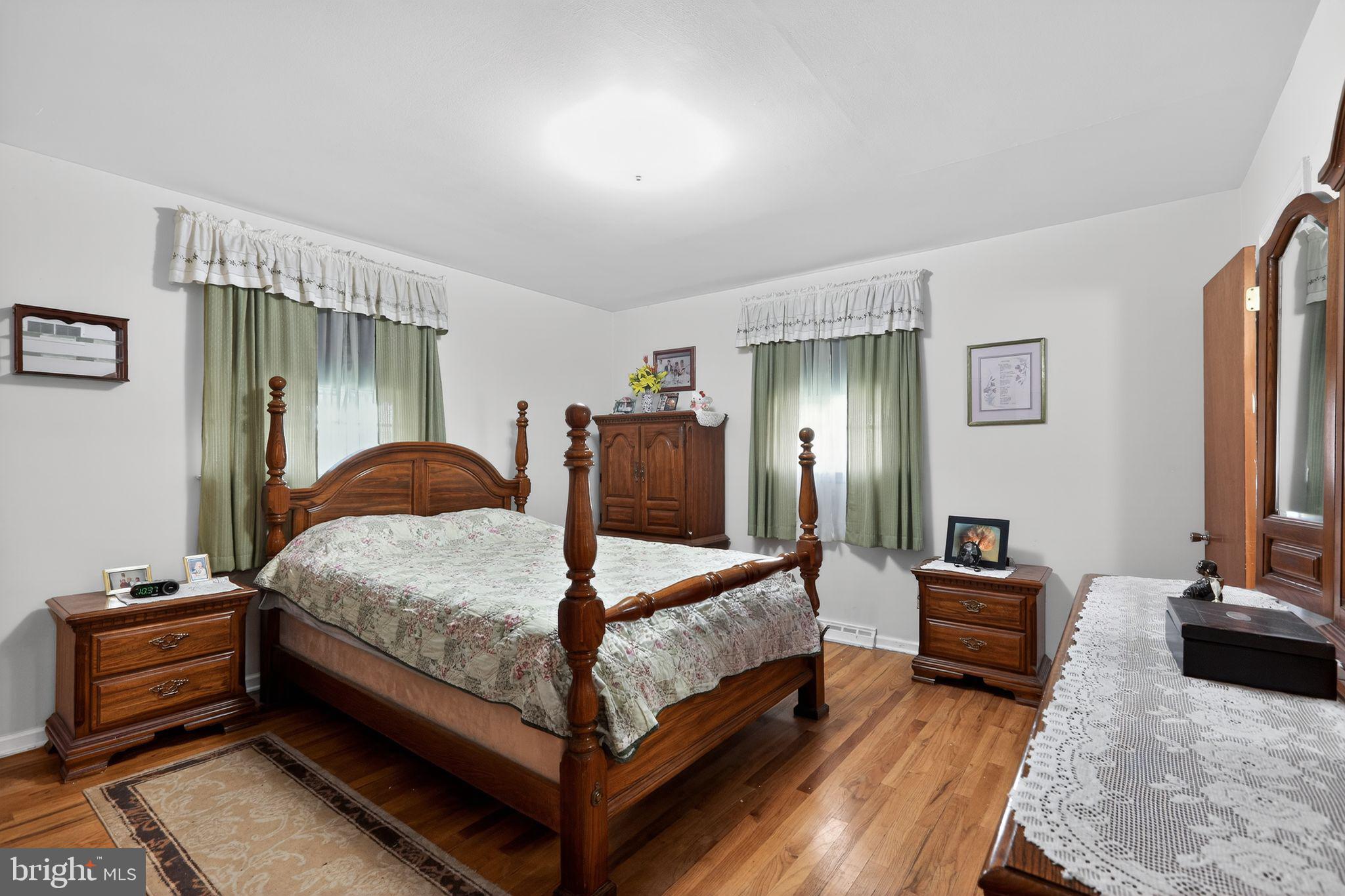 SHERIDAN SQUARE - Residential