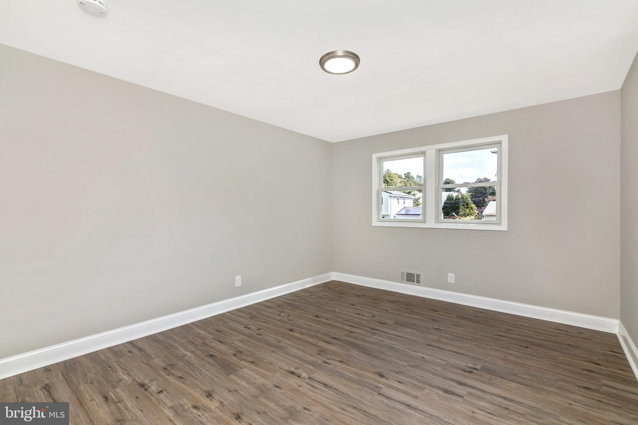 LONGFORD - Residential