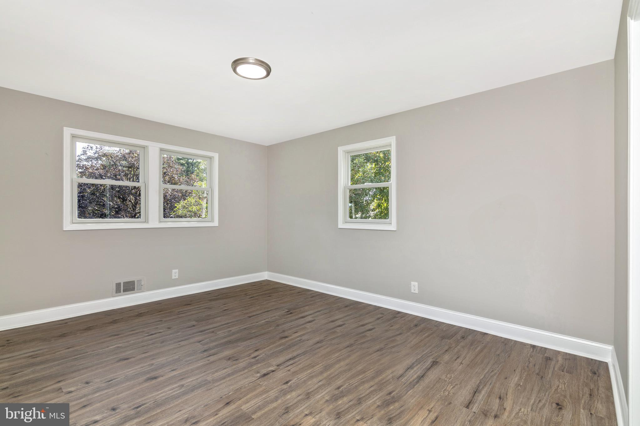 LONGFORD - Residential