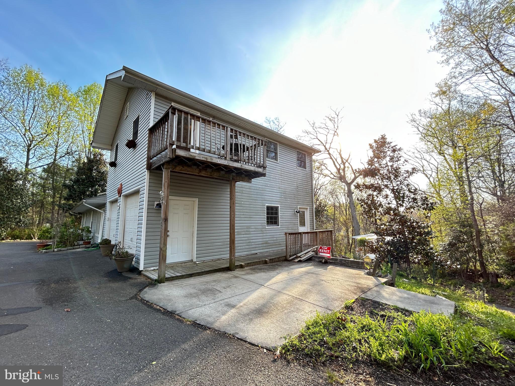 9740 DEERHAVEN LANE