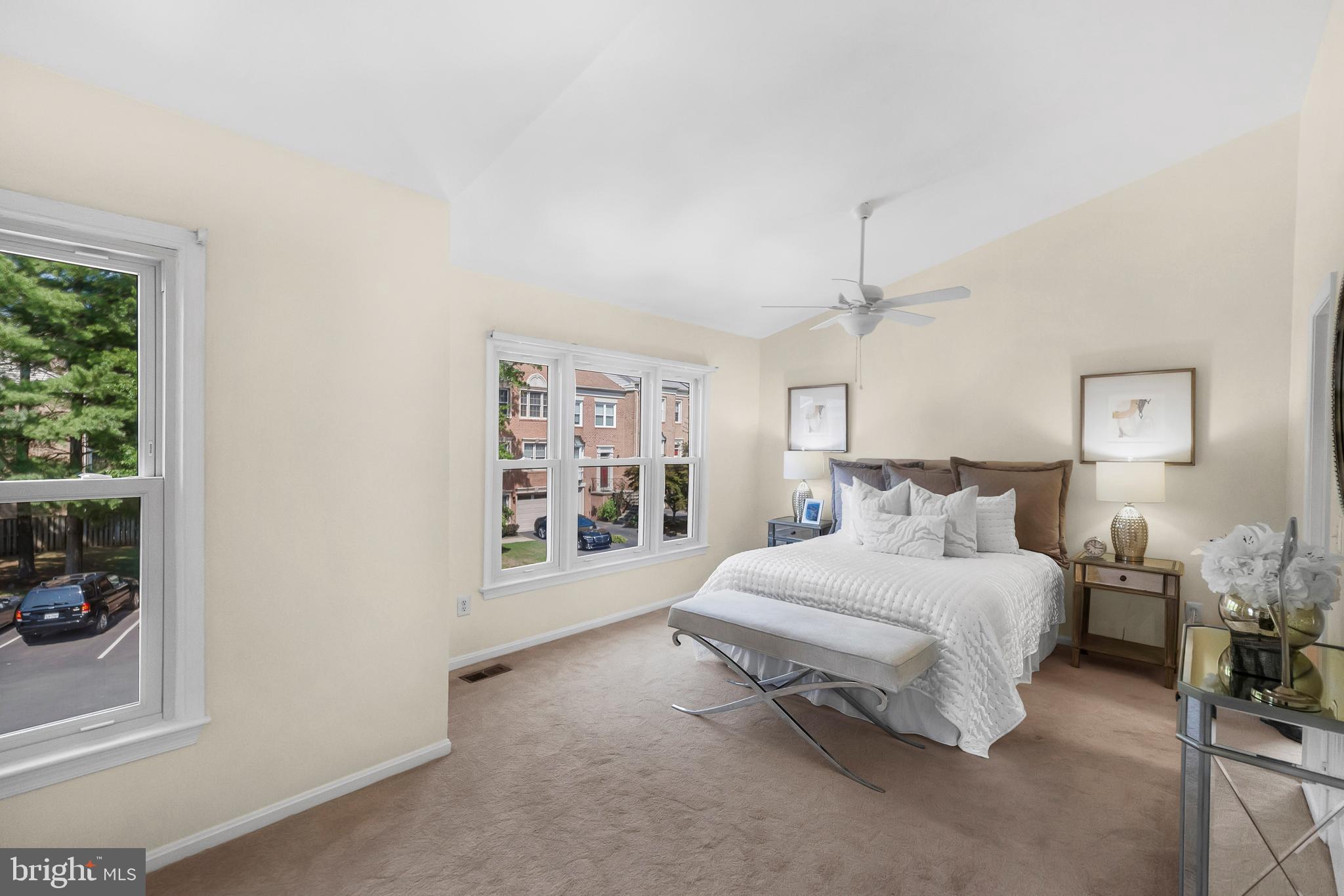 SULLY STATION - Residential