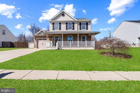 Homes For Sale - 8 Bastille Loop<br/> New Castle County, NEWARK, DE 19702