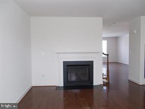 TOWNS OF COVINGTON SQUARE - Residential Lease