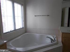 TOWNS OF COVINGTON SQUARE - Residential Lease