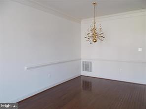 TOWNS OF COVINGTON SQUARE - Residential Lease