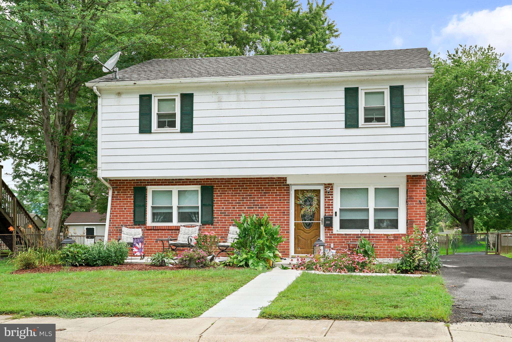 Welcome to this charming Colonial-style home located in Elkton, MD. This stunning property boasts 4 bedrooms and 2.1 bathrooms, spread across 2 levels.
This home has been updated within the past three years. The spacious living room is warm and inviting, while the newly updated kitchen is equipped with new cabinets, granite countertops, a built-in microwave, dishwasher, stove, and plenty of cabinets. Make those wonderful meals and enjoy casual dining in the adjacent dining room with plenty of space for guests.
The upstairs features 4 nicely sized bedrooms and 2 full bathrooms. The laundry is upstairs for easy putting the clothes away. Bedrooms are carpeted while all other floors have engineered flooring.
The front yard is beautifully landscaped with a nice porch for relaxing, and the back yard has been recently redone, and grass seed to be applied before closing.
This great home is close to the elementary school, town, Delaware line, and major roadways.
This home is perfect for relaxing and enjoying the outdoors during the warmer months. Don't miss out on the opportunity to make this lovely Elkton property your new home!
Photos coming Tuesday the 15th