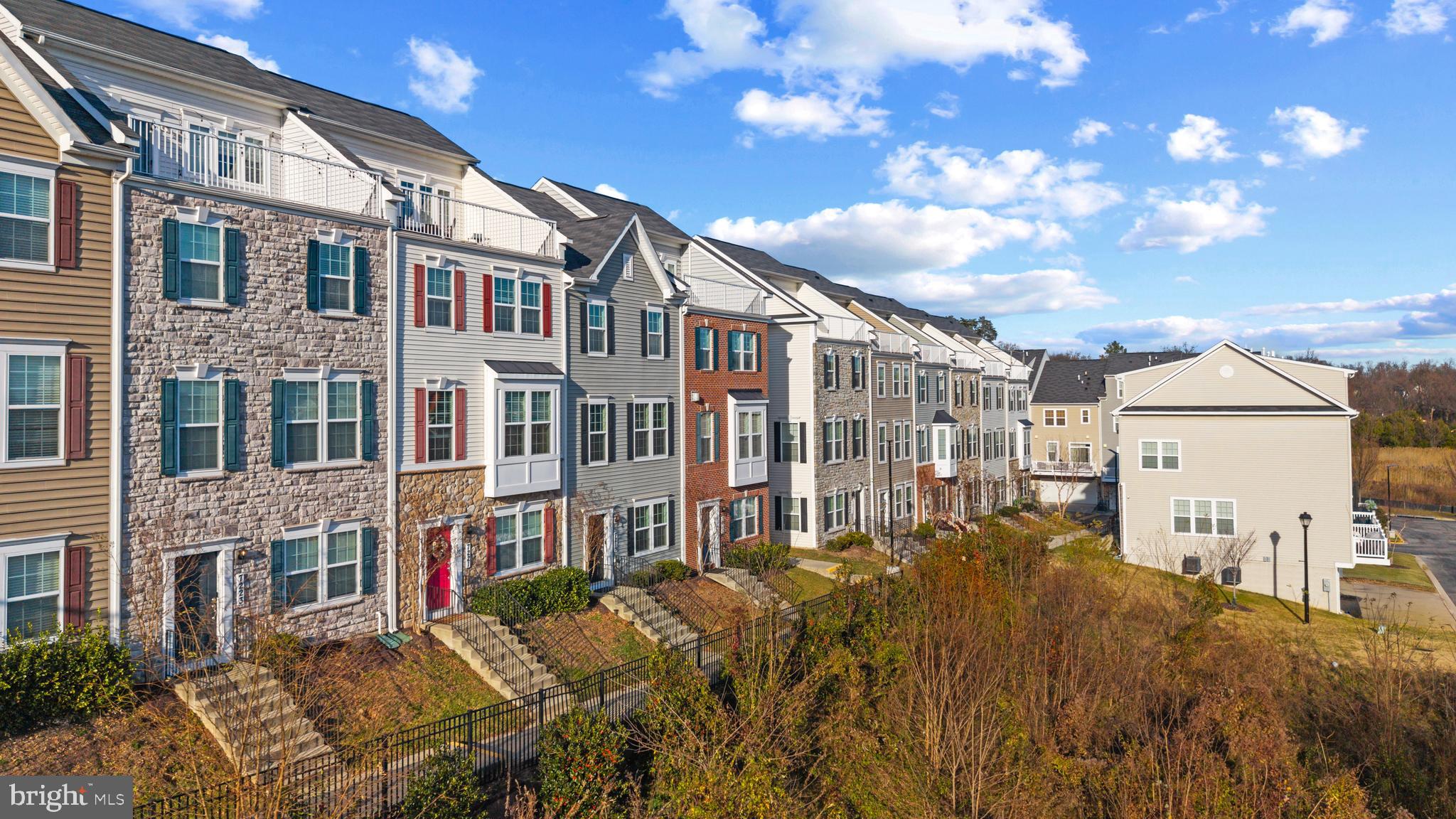 ELKRIDGE CROSSING - Residential