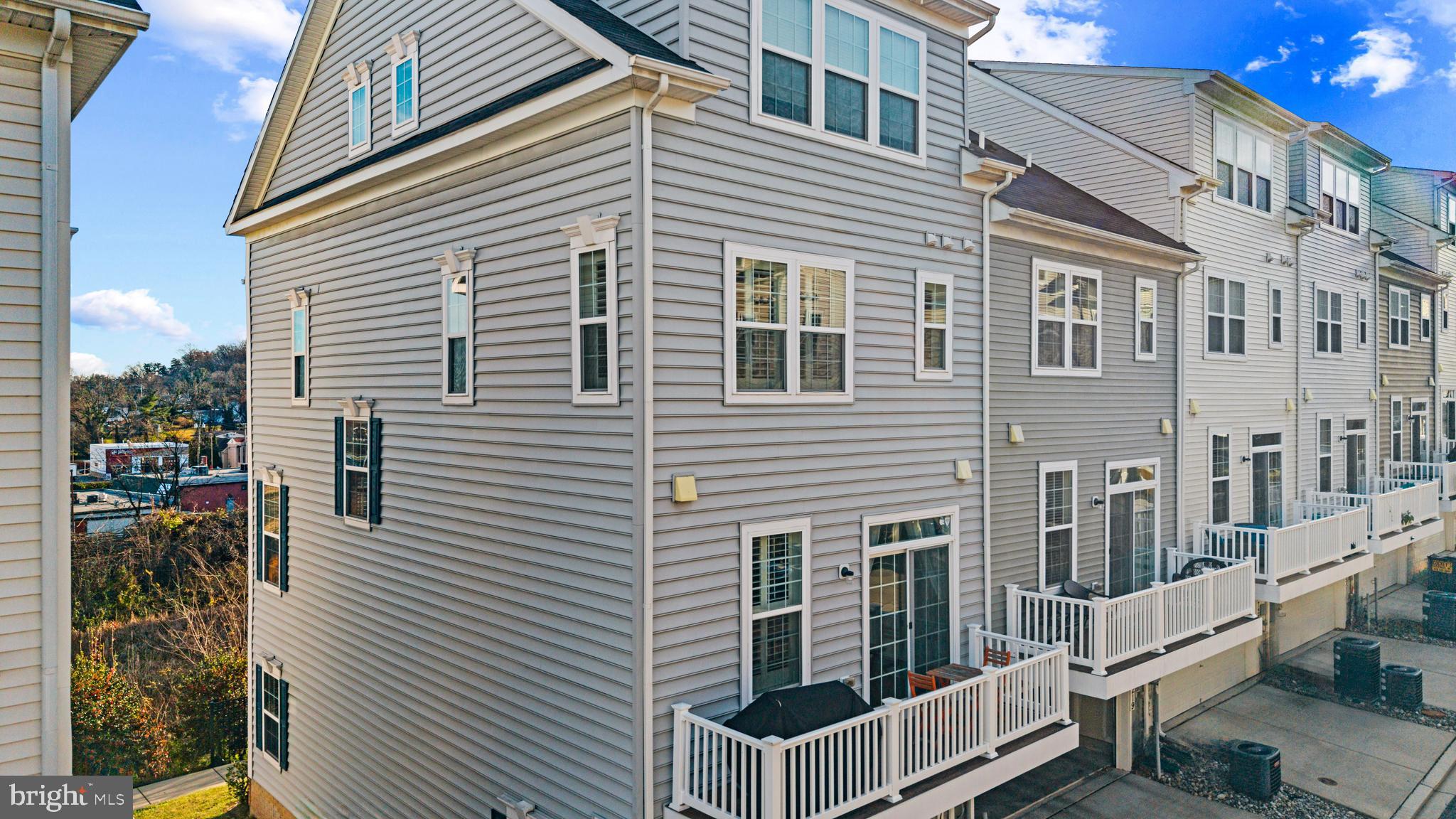 ELKRIDGE CROSSING - Residential