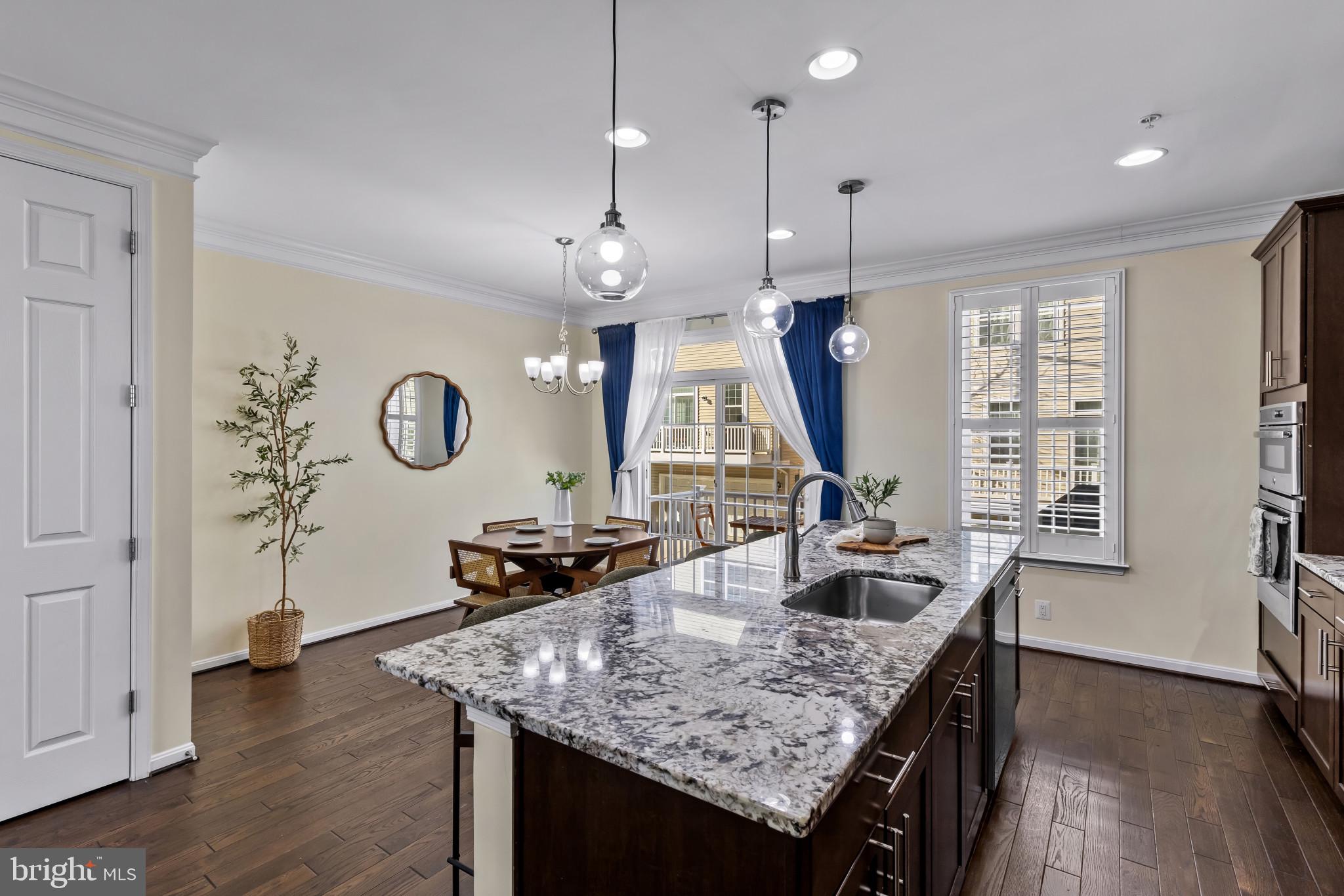 ELKRIDGE CROSSING - Residential