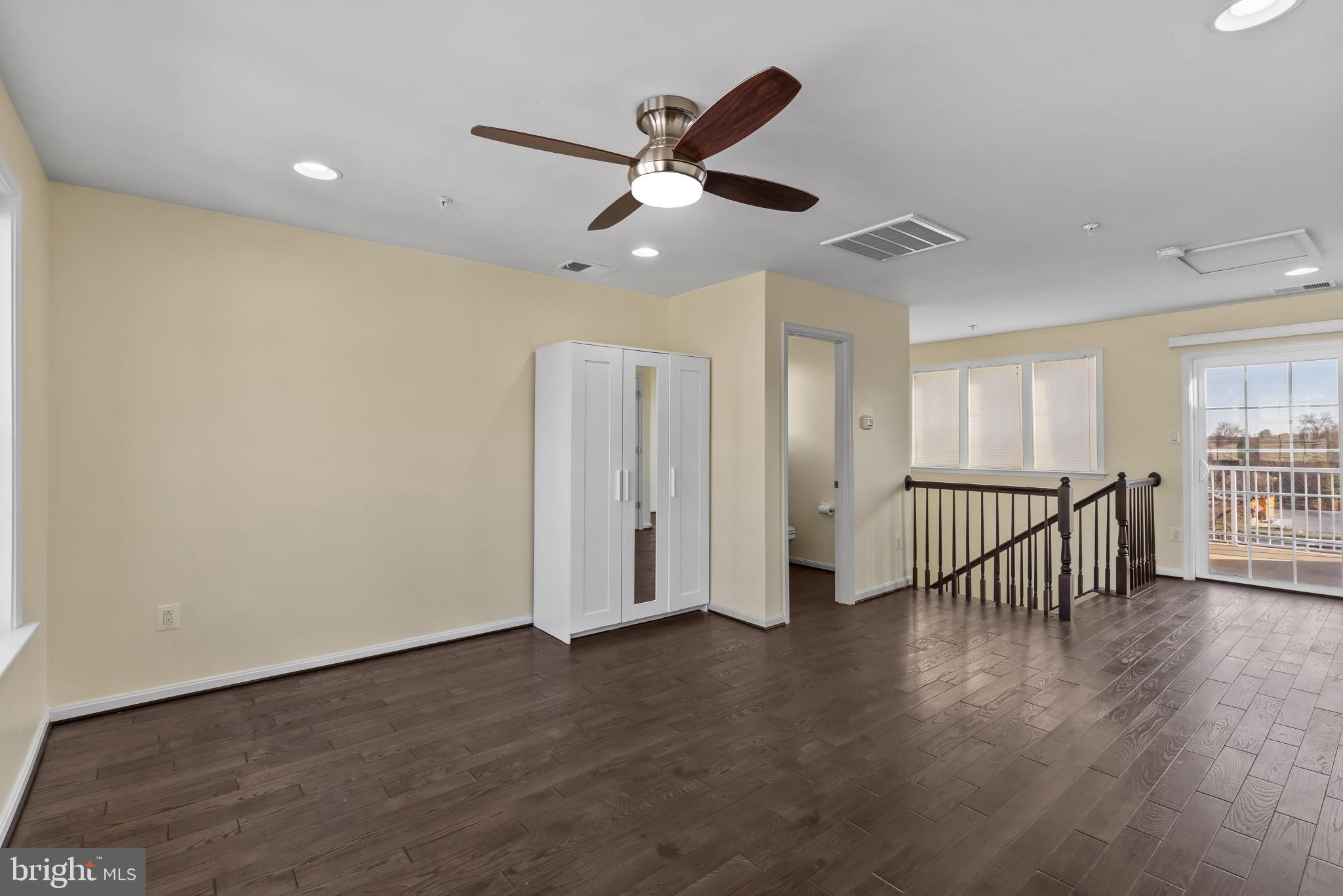 ELKRIDGE CROSSING - Residential