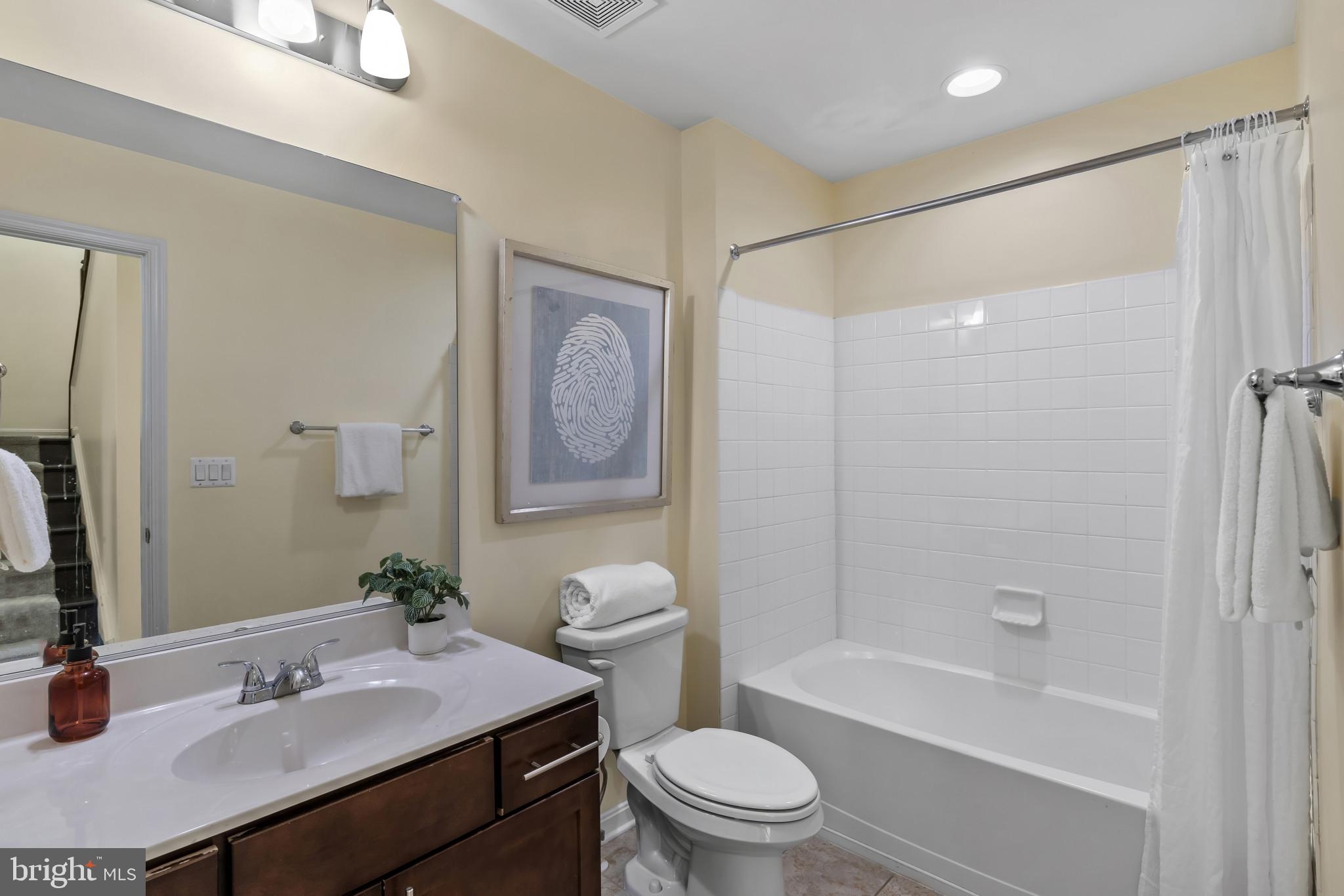 ELKRIDGE CROSSING - Residential