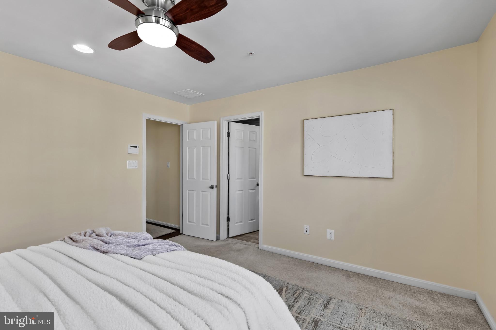 ELKRIDGE CROSSING - Residential