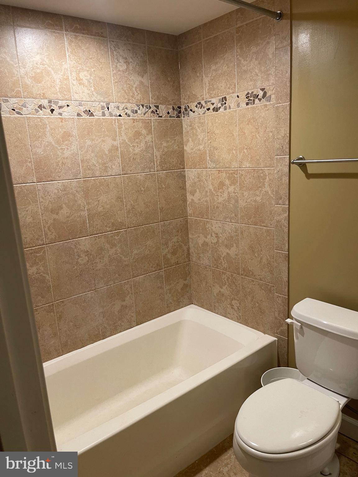 MONTGOMERY WHITE OAK - Residential Lease