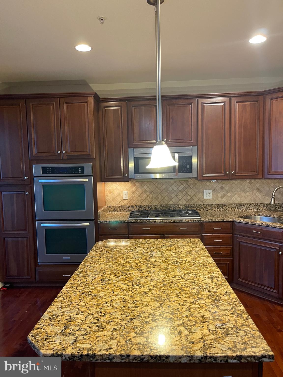 MONTGOMERY WHITE OAK - Residential Lease