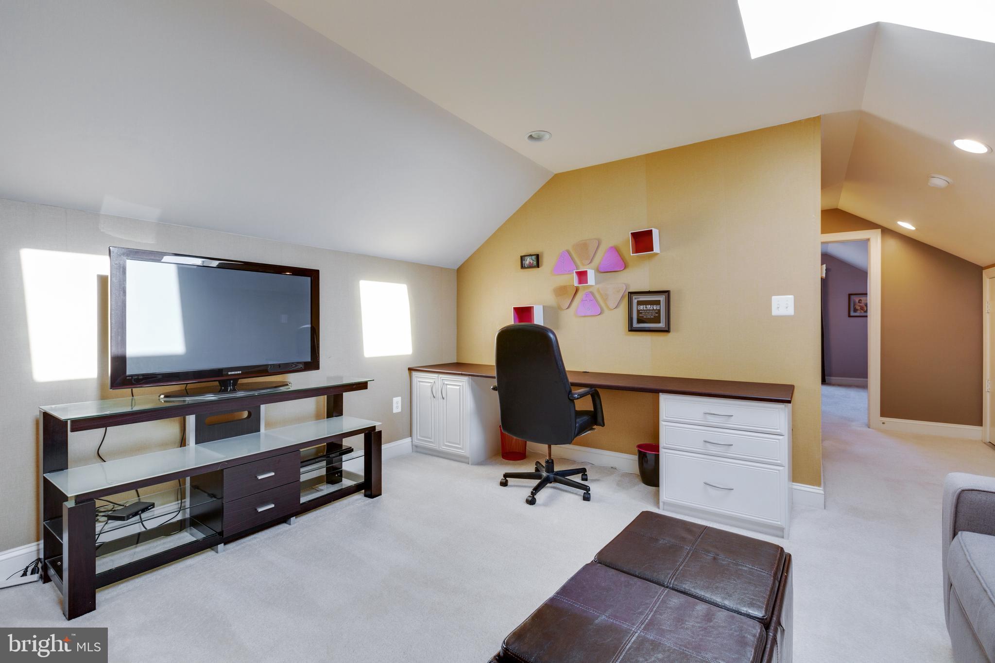 MEADOWS AT MORRIS FARM - Residential