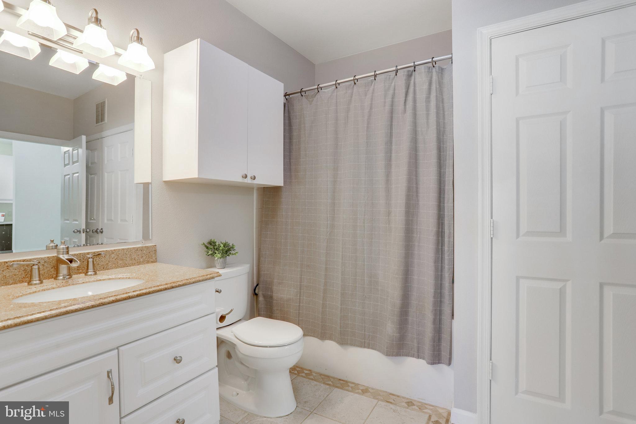 HIGH POINTE AT JEFFERSON - Residential