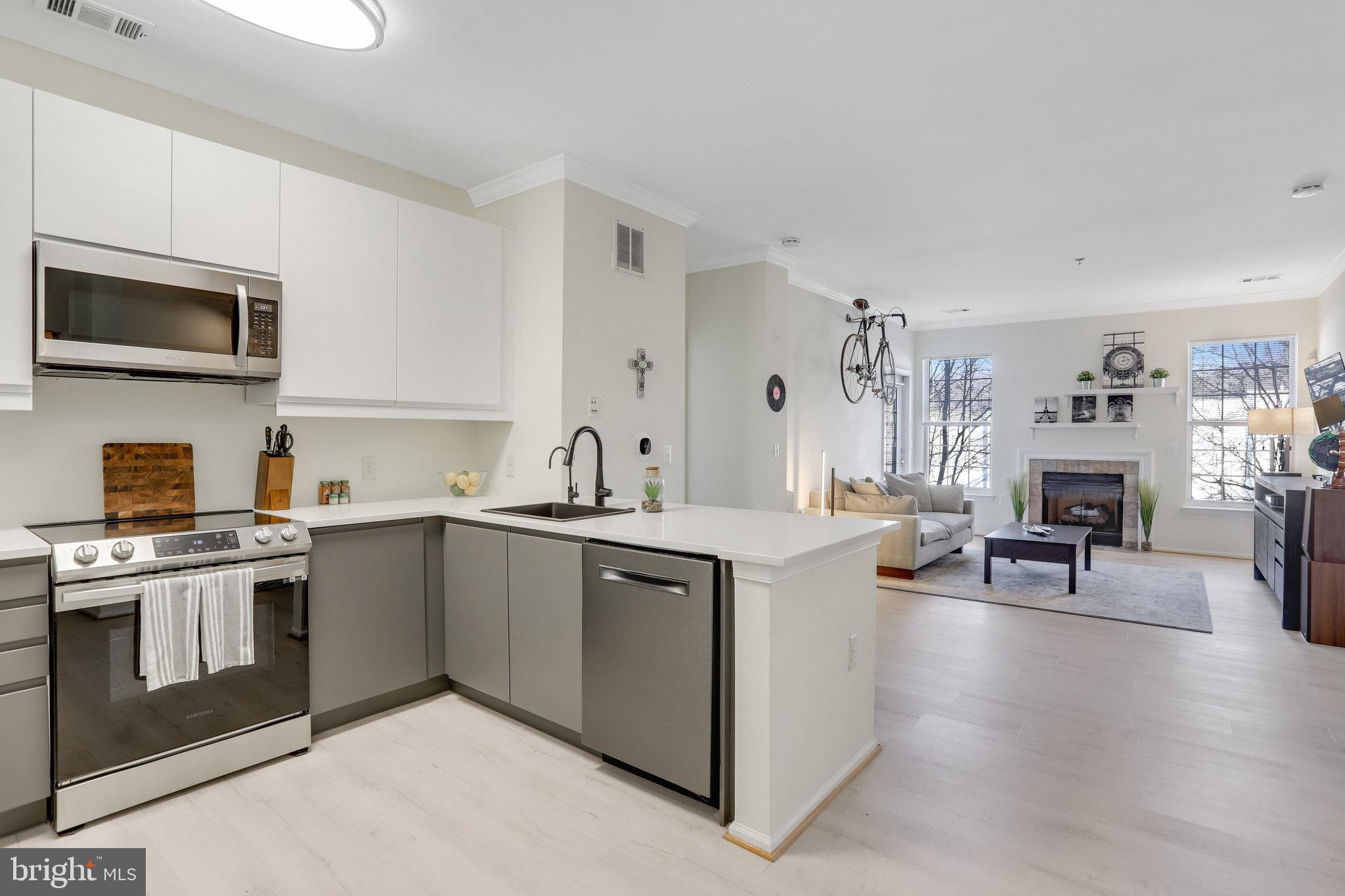 HIGH POINTE AT JEFFERSON - Residential