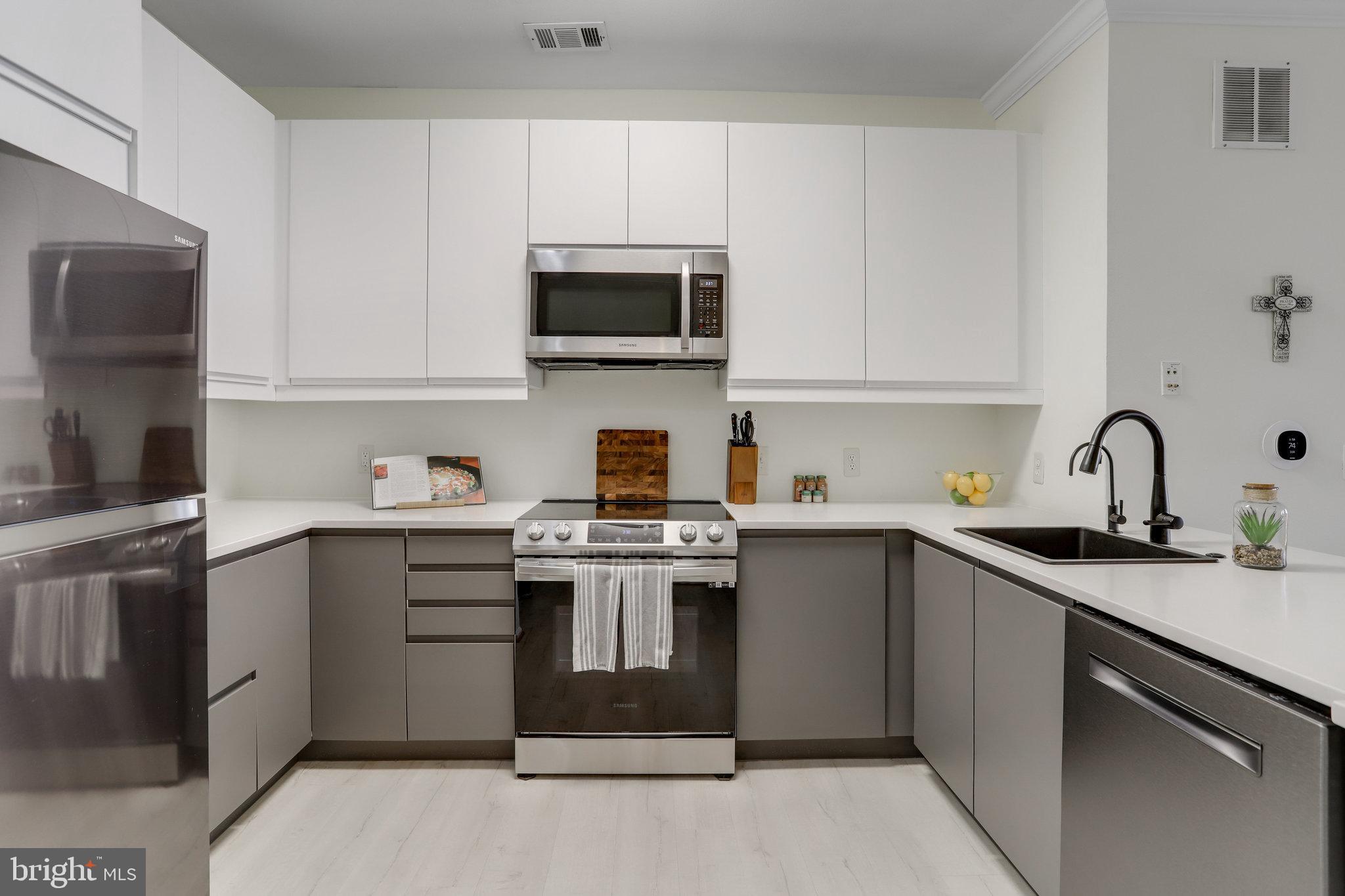 HIGH POINTE AT JEFFERSON - Residential