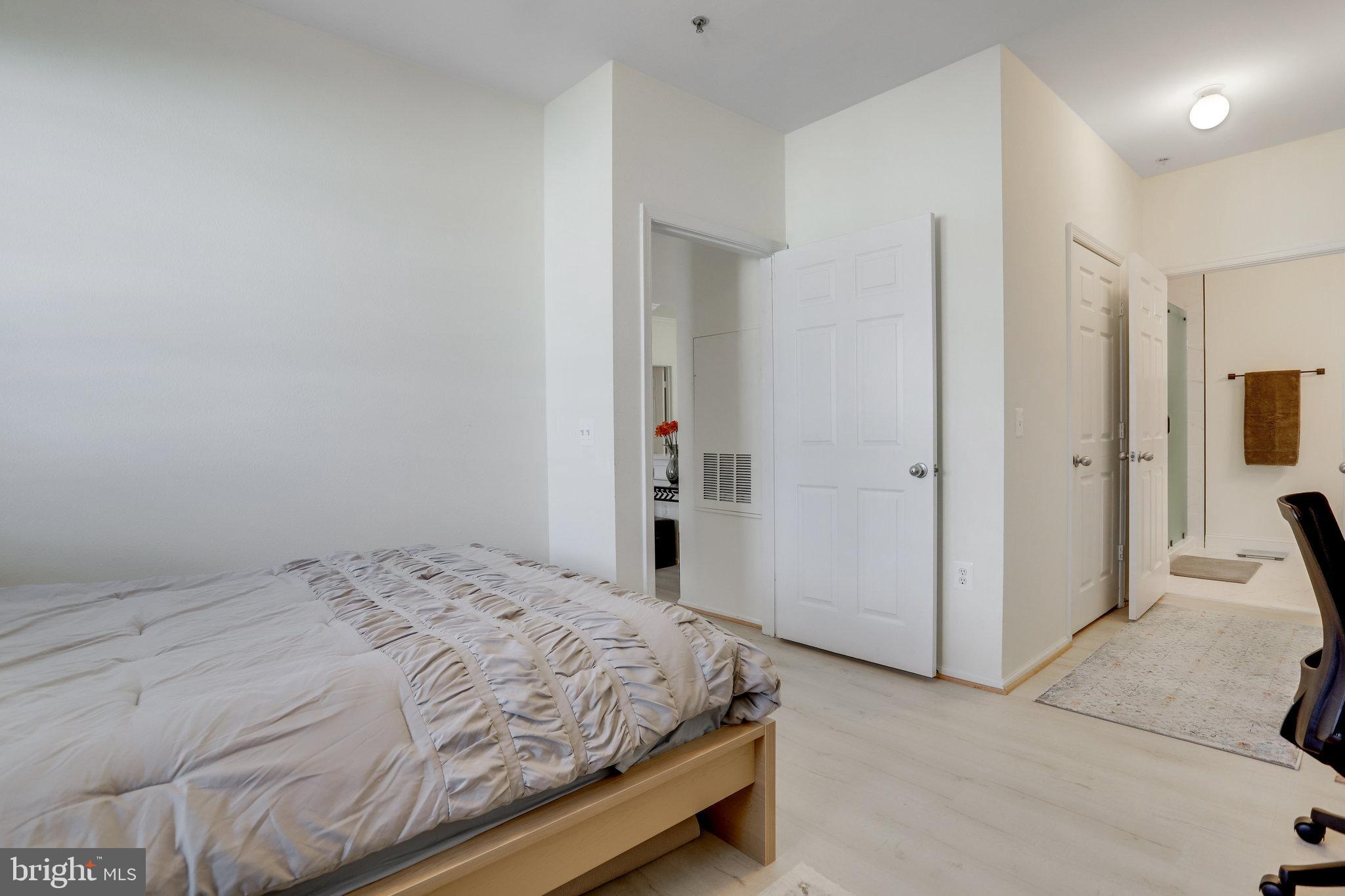 HIGH POINTE AT JEFFERSON - Residential