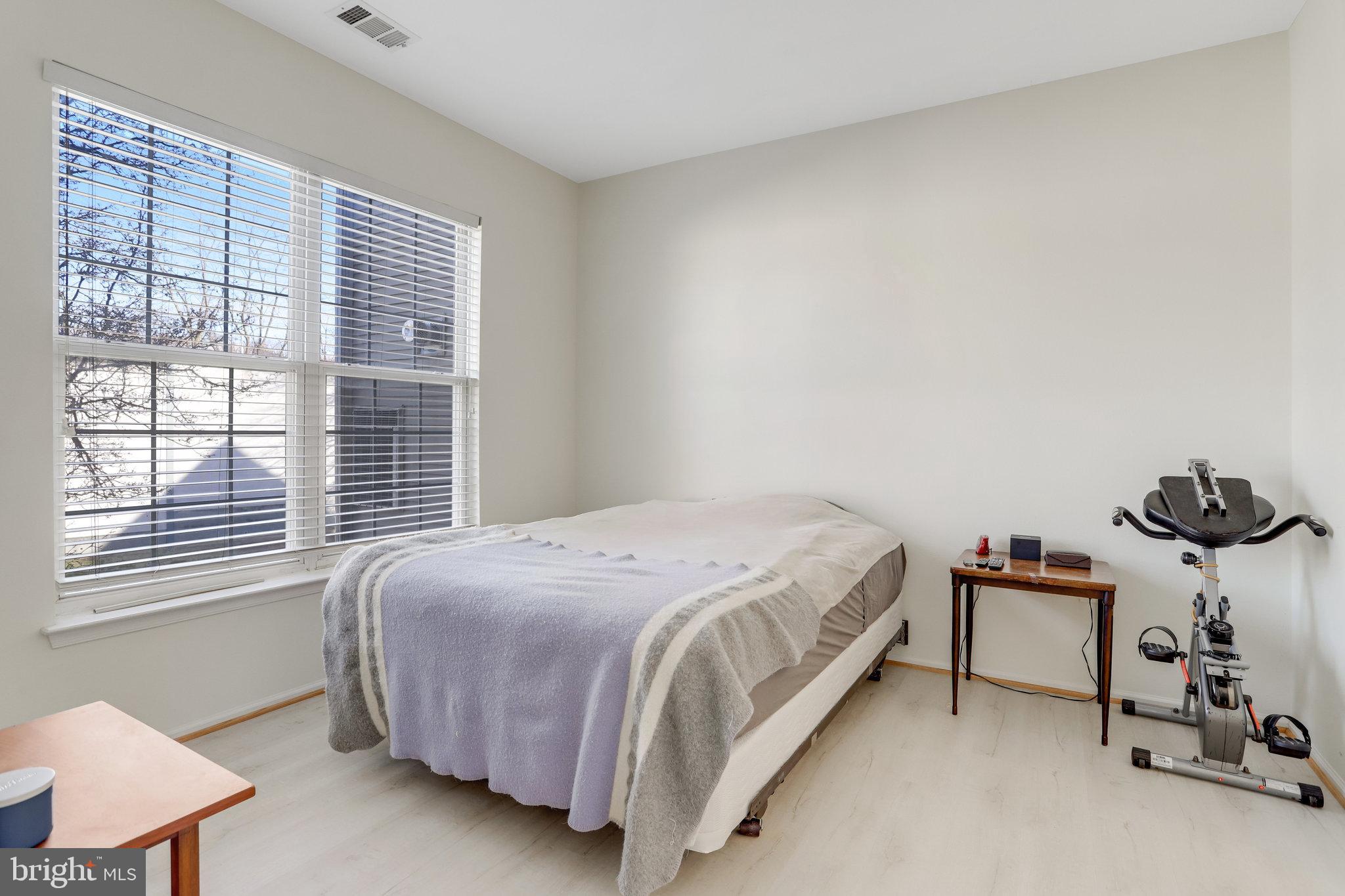 HIGH POINTE AT JEFFERSON - Residential