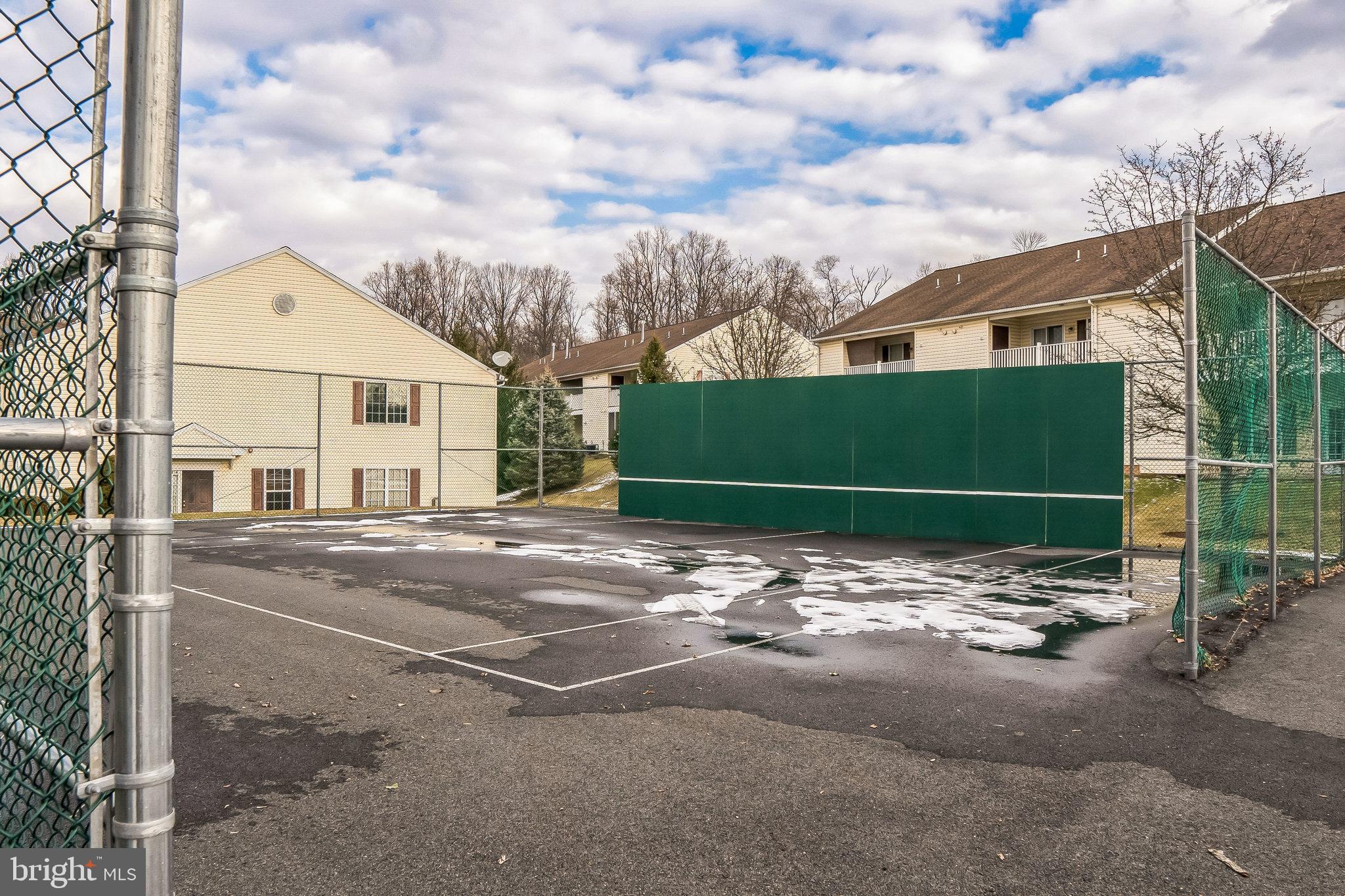 LAUREL SPRINGS - Residential