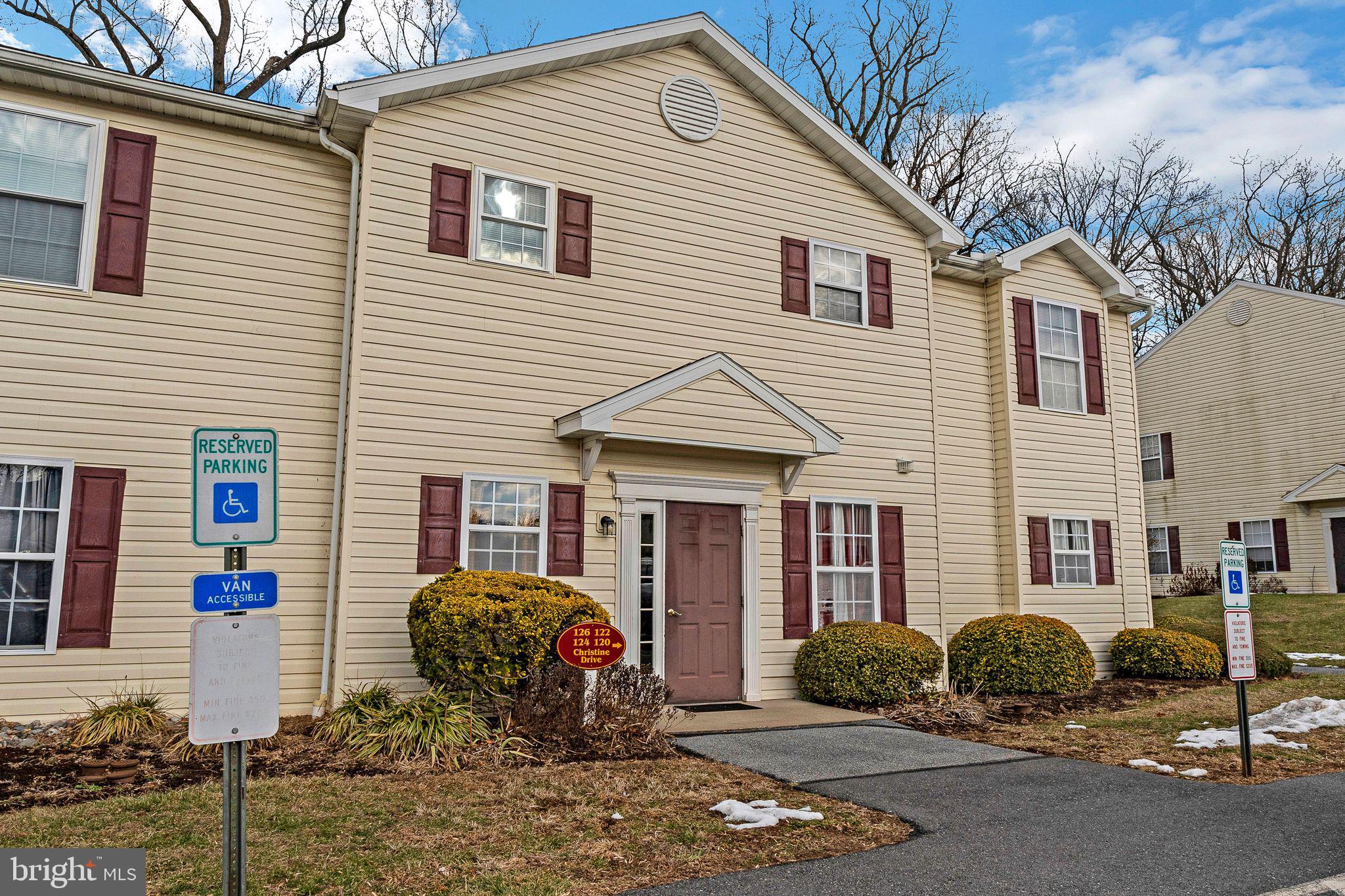 LAUREL SPRINGS - Residential