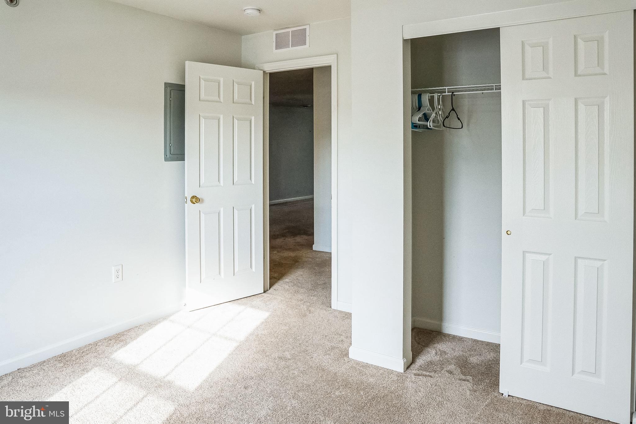 LAUREL SPRINGS - Residential