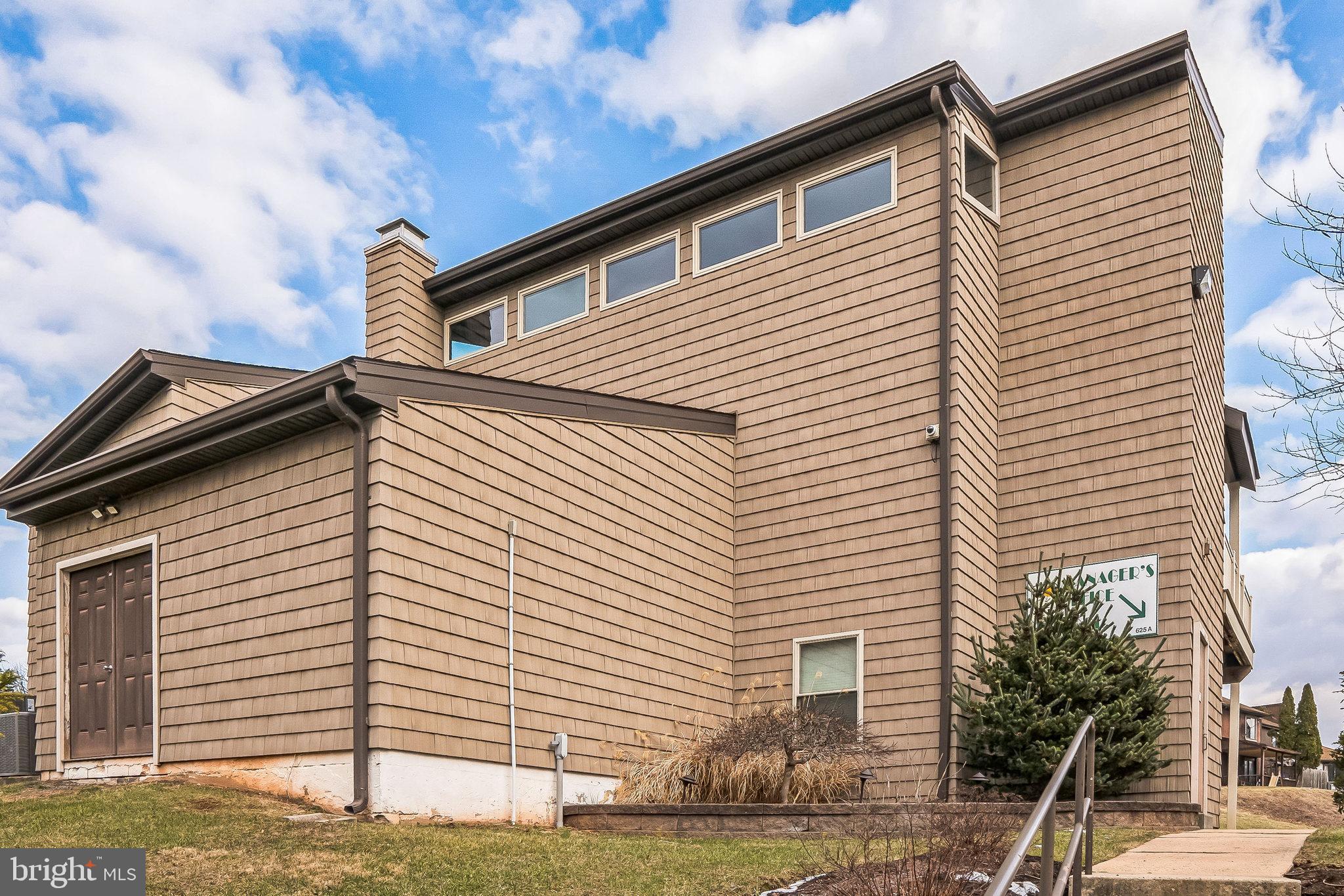 LAUREL SPRINGS - Residential