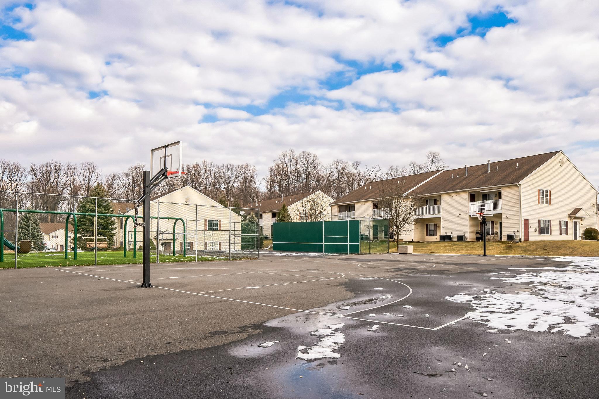 LAUREL SPRINGS - Residential