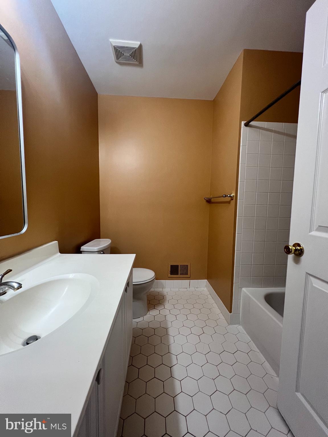 PRINCETON WALK - Residential Lease