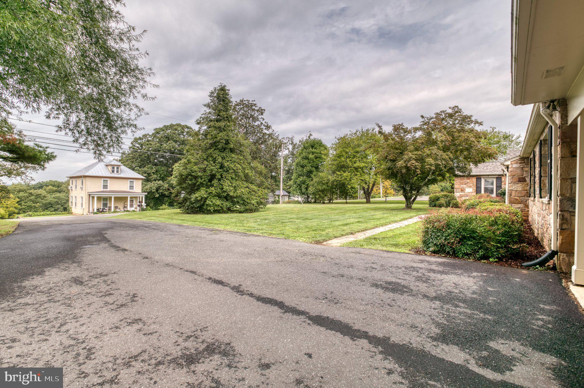 8215 LEES ROAD