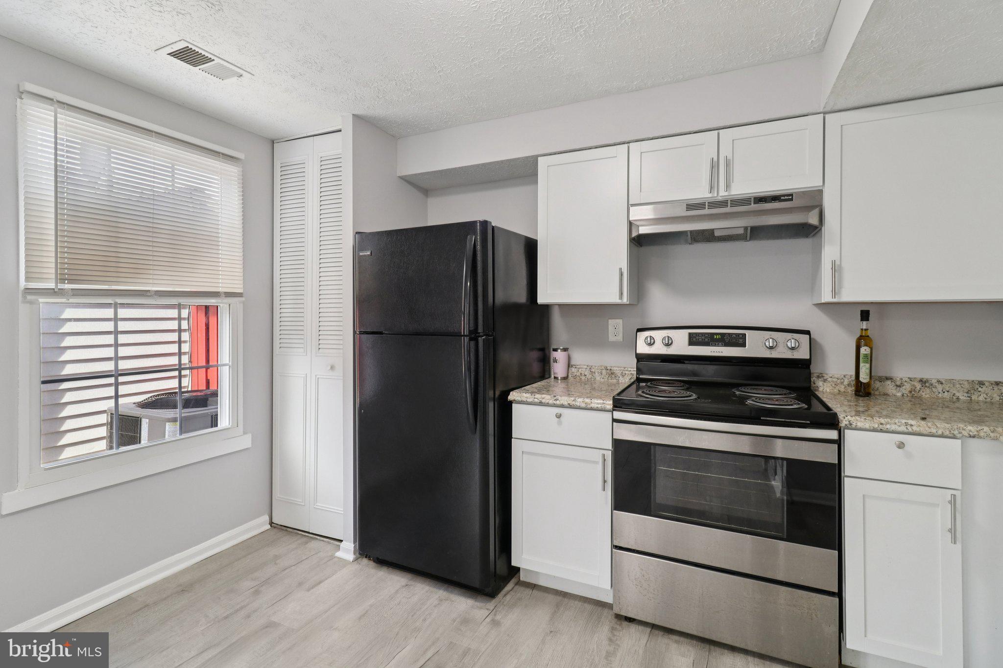 GREEN HOLLY WOODS - Residential